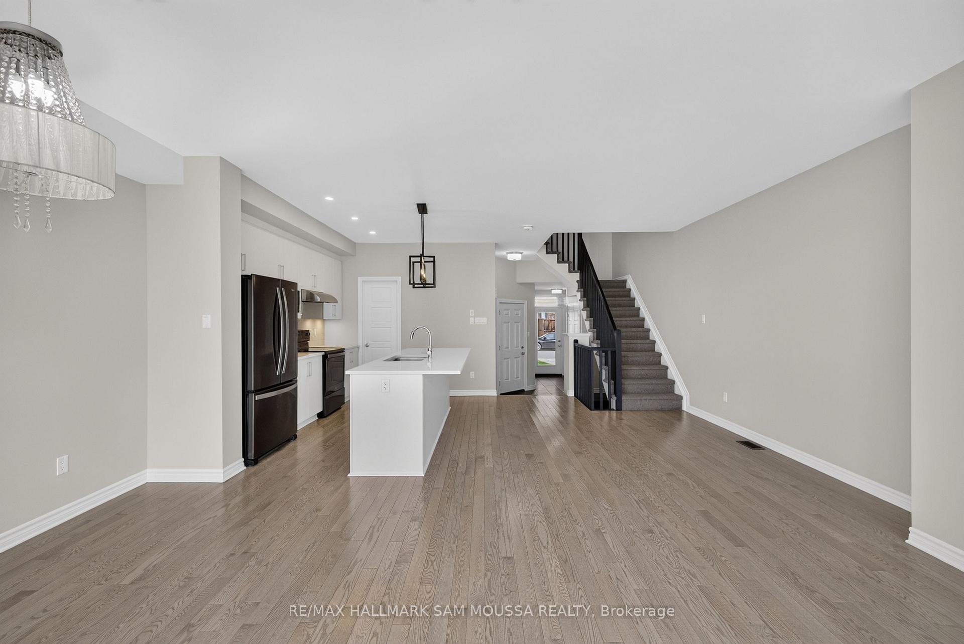 Photo 12 of 136 Lavatera Street, Ottawa, Blossom Park/Kemp Park/Findlay Creek — HOMEH