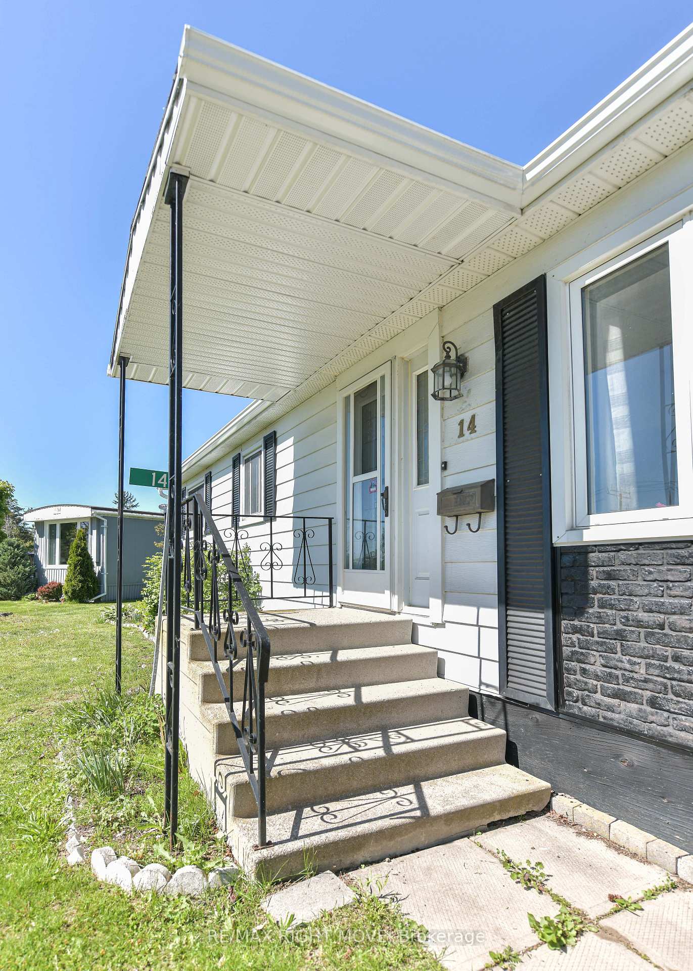 Photo 2 of 14 Muir Drive, Oro-Medonte, Rural Oro-Medonte — HOMEH