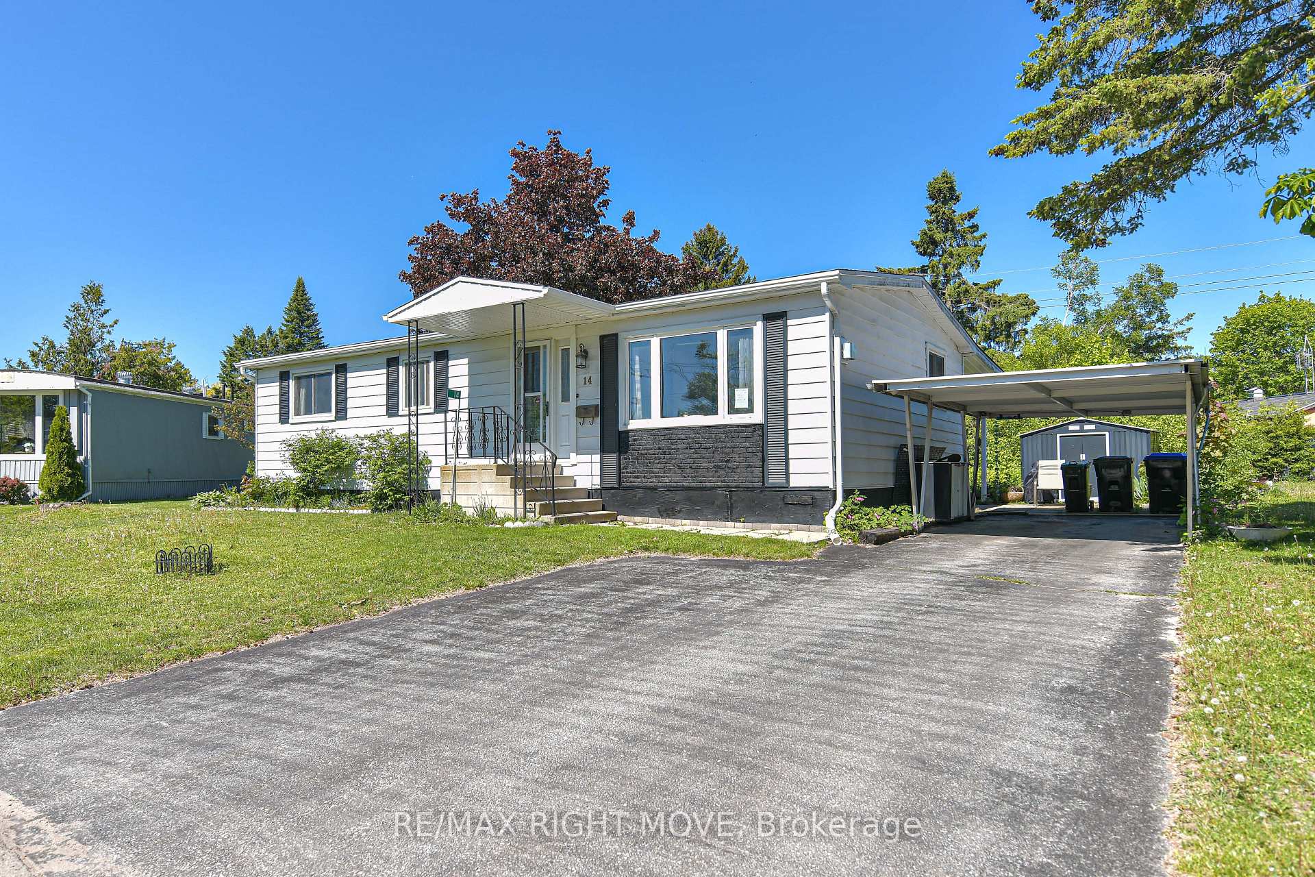 Photo 3 of 14 Muir Drive, Oro-Medonte, Rural Oro-Medonte — HOMEH