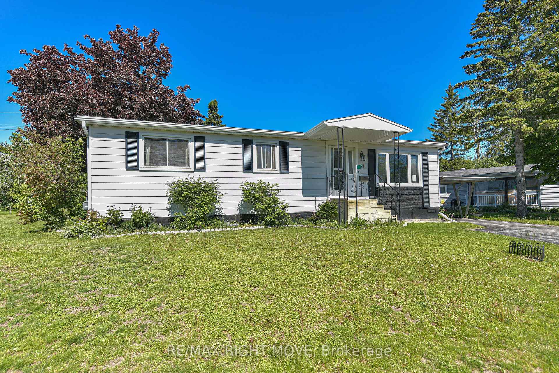 Photo 4 of 14 Muir Drive, Oro-Medonte, Rural Oro-Medonte — HOMEH