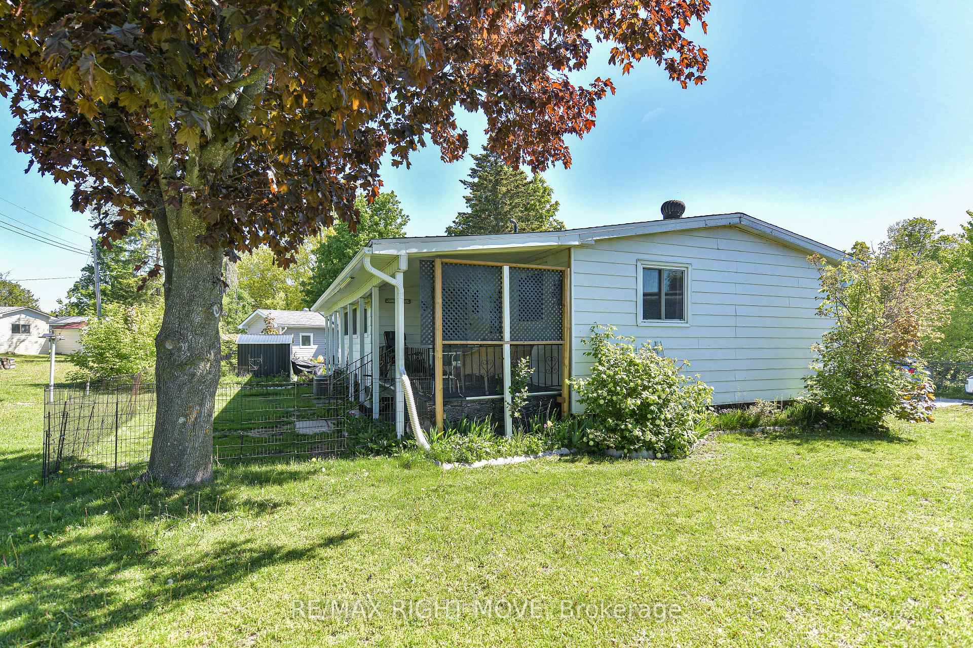 Photo 6 of 14 Muir Drive, Oro-Medonte, Rural Oro-Medonte — HOMEH