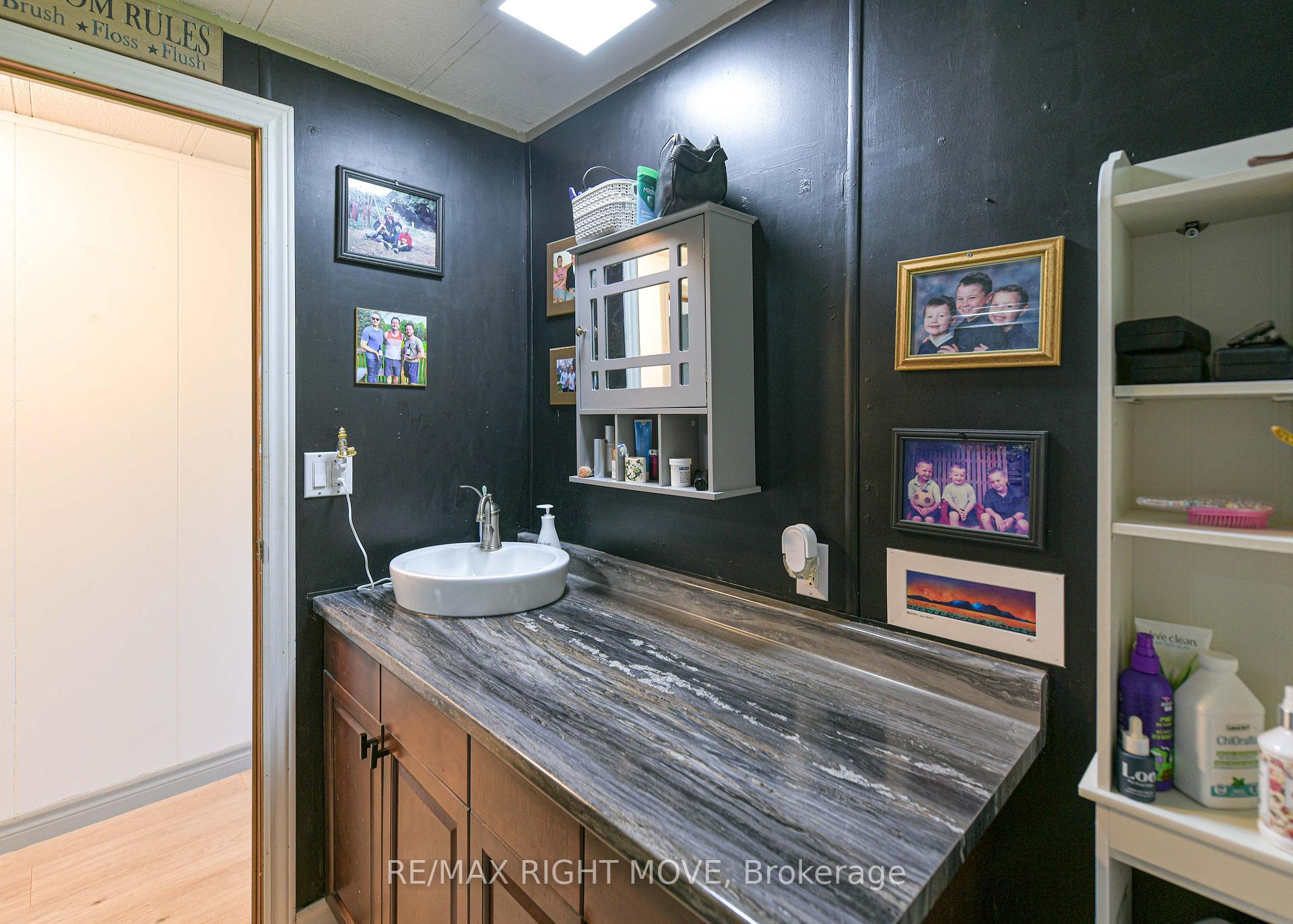 Photo 25 of 14 Muir Drive, Oro-Medonte, Rural Oro-Medonte — HOMEH