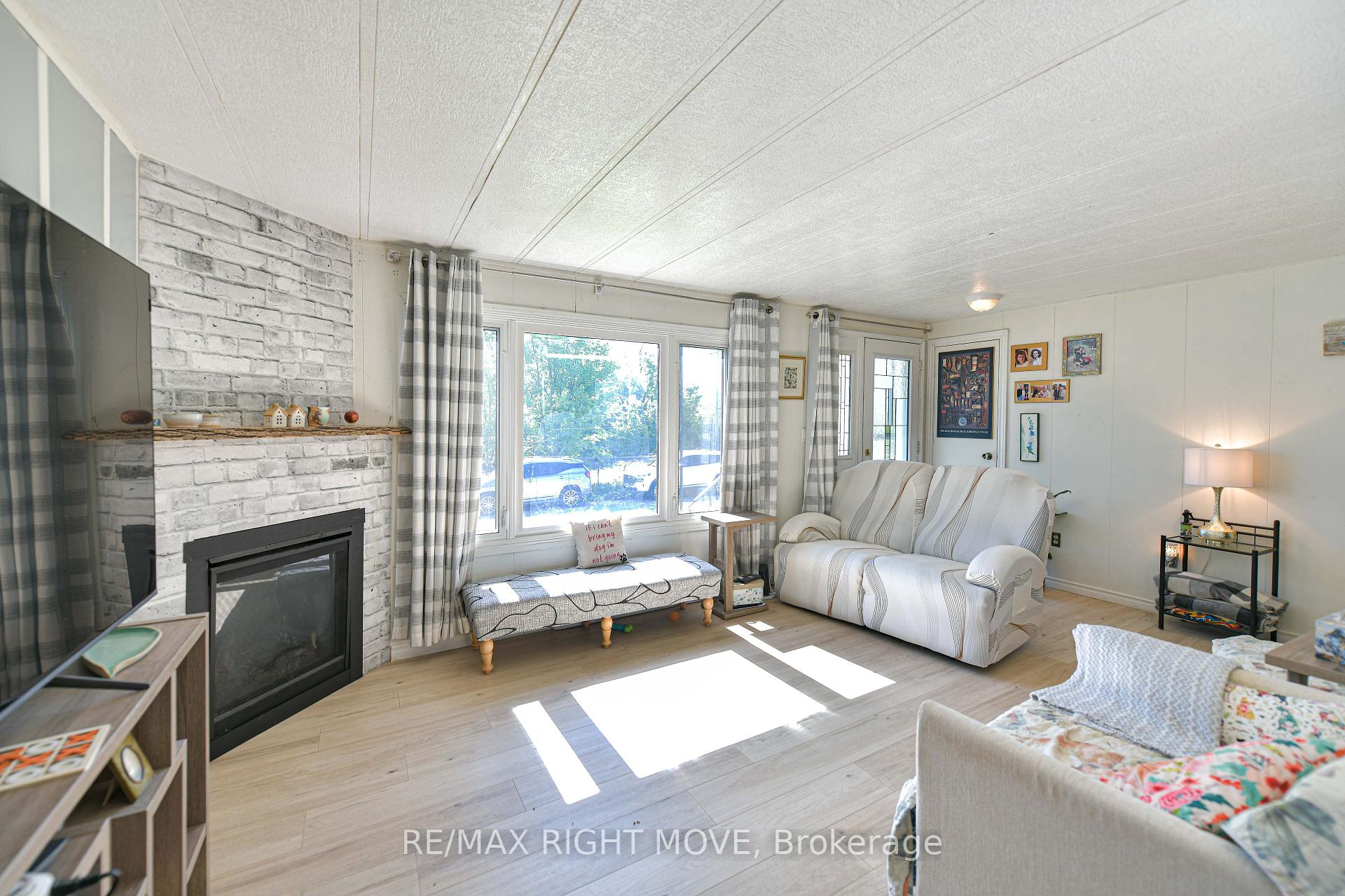 Photo 36 of 14 Muir Drive, Oro-Medonte, Rural Oro-Medonte — HOMEH