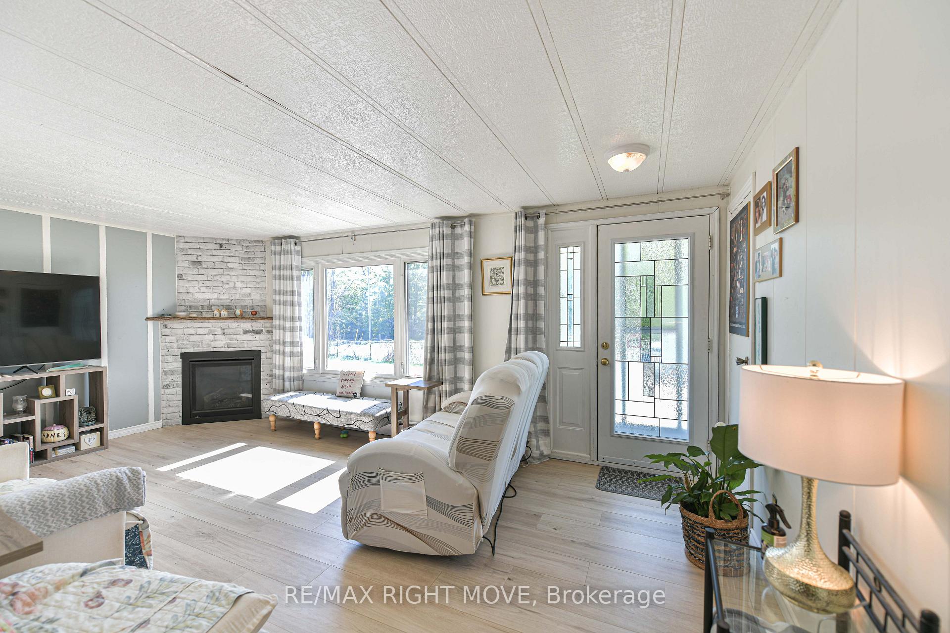 Photo 37 of 14 Muir Drive, Oro-Medonte, Rural Oro-Medonte — HOMEH