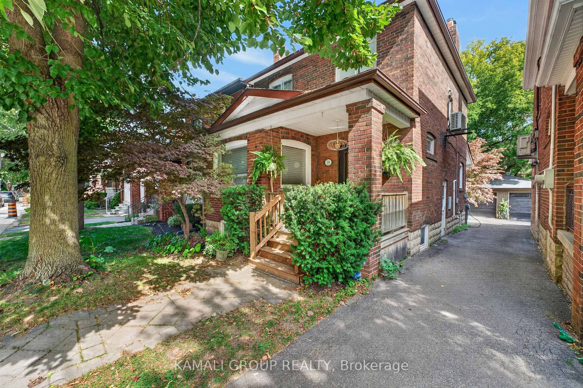 Photo 1 of 19 Belle Ayre Boulevard, Toronto, Mount Pleasant East — HOMEH
