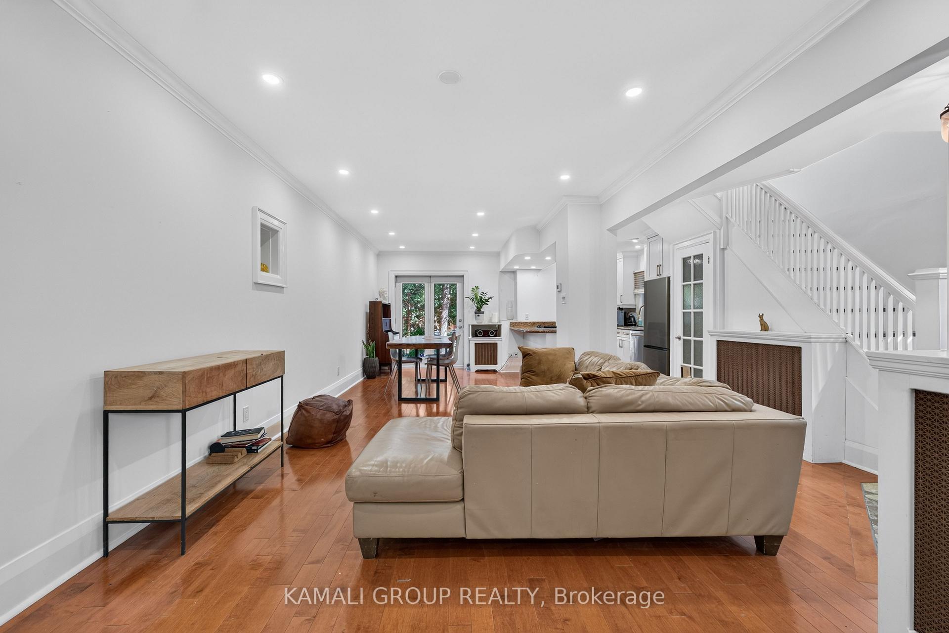 Photo 2 of 19 Belle Ayre Boulevard, Toronto, Mount Pleasant East — HOMEH