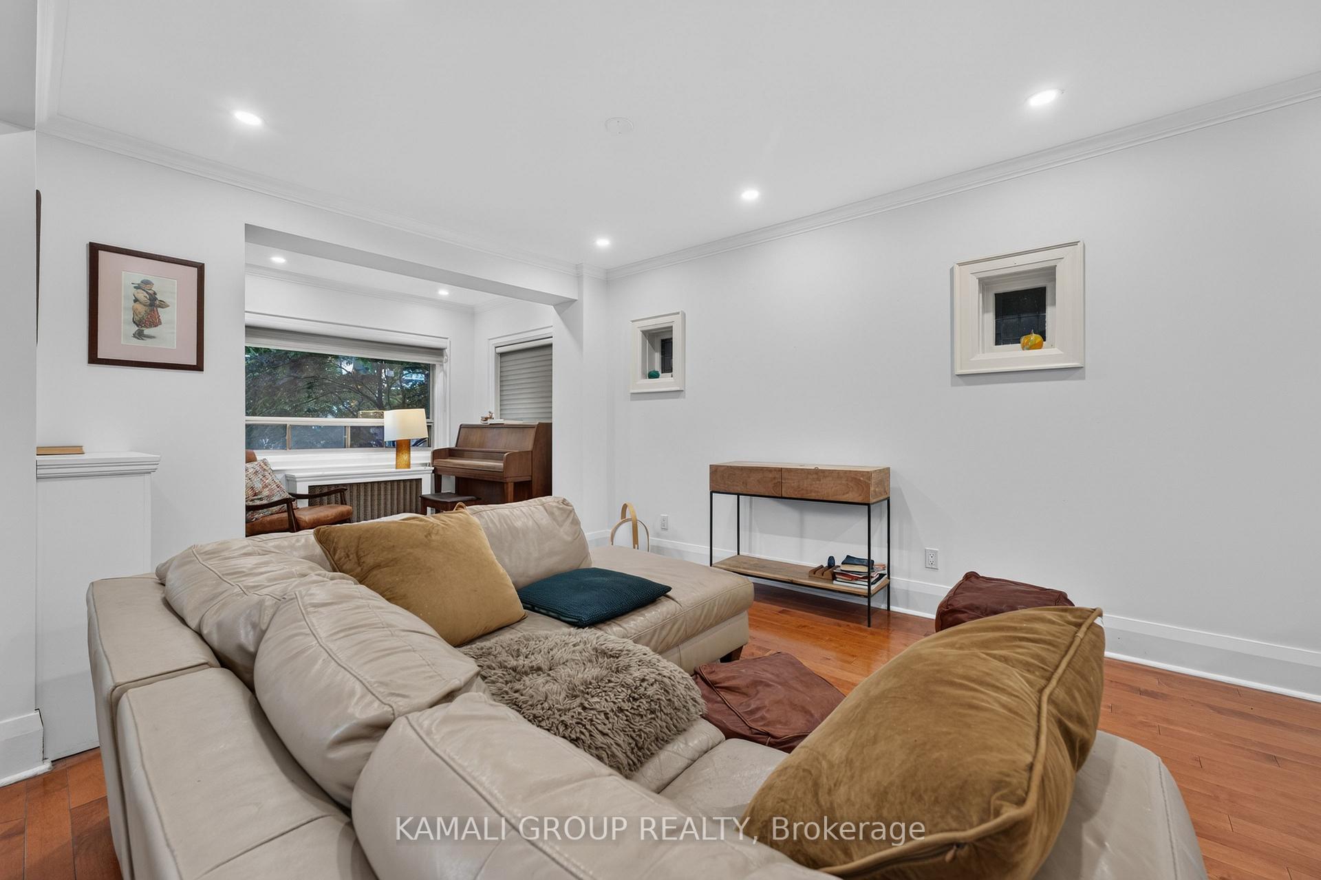 Photo 4 of 19 Belle Ayre Boulevard, Toronto, Mount Pleasant East — HOMEH