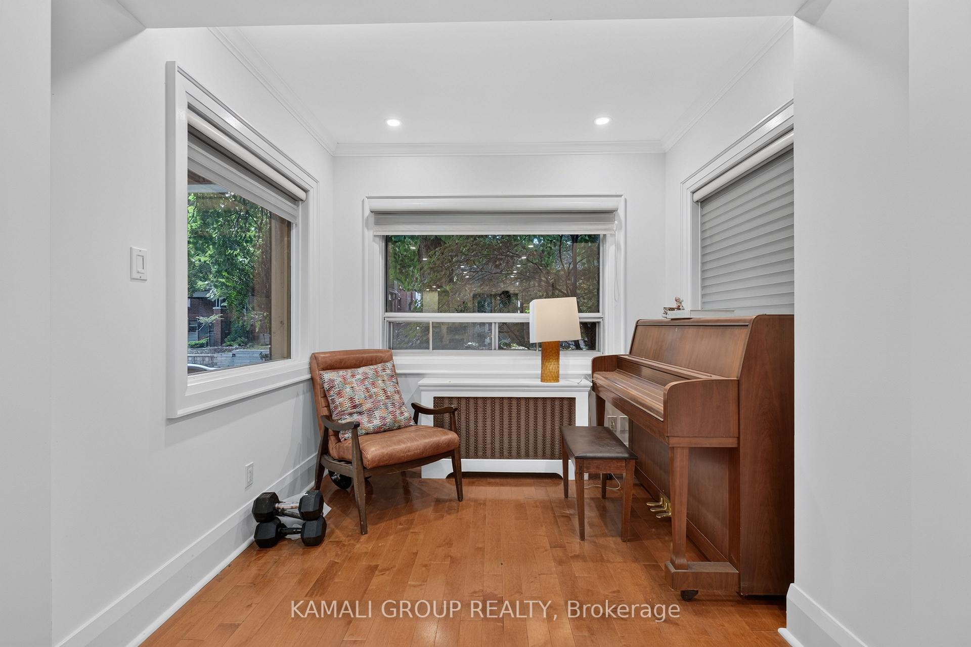 Photo 5 of 19 Belle Ayre Boulevard, Toronto, Mount Pleasant East — HOMEH