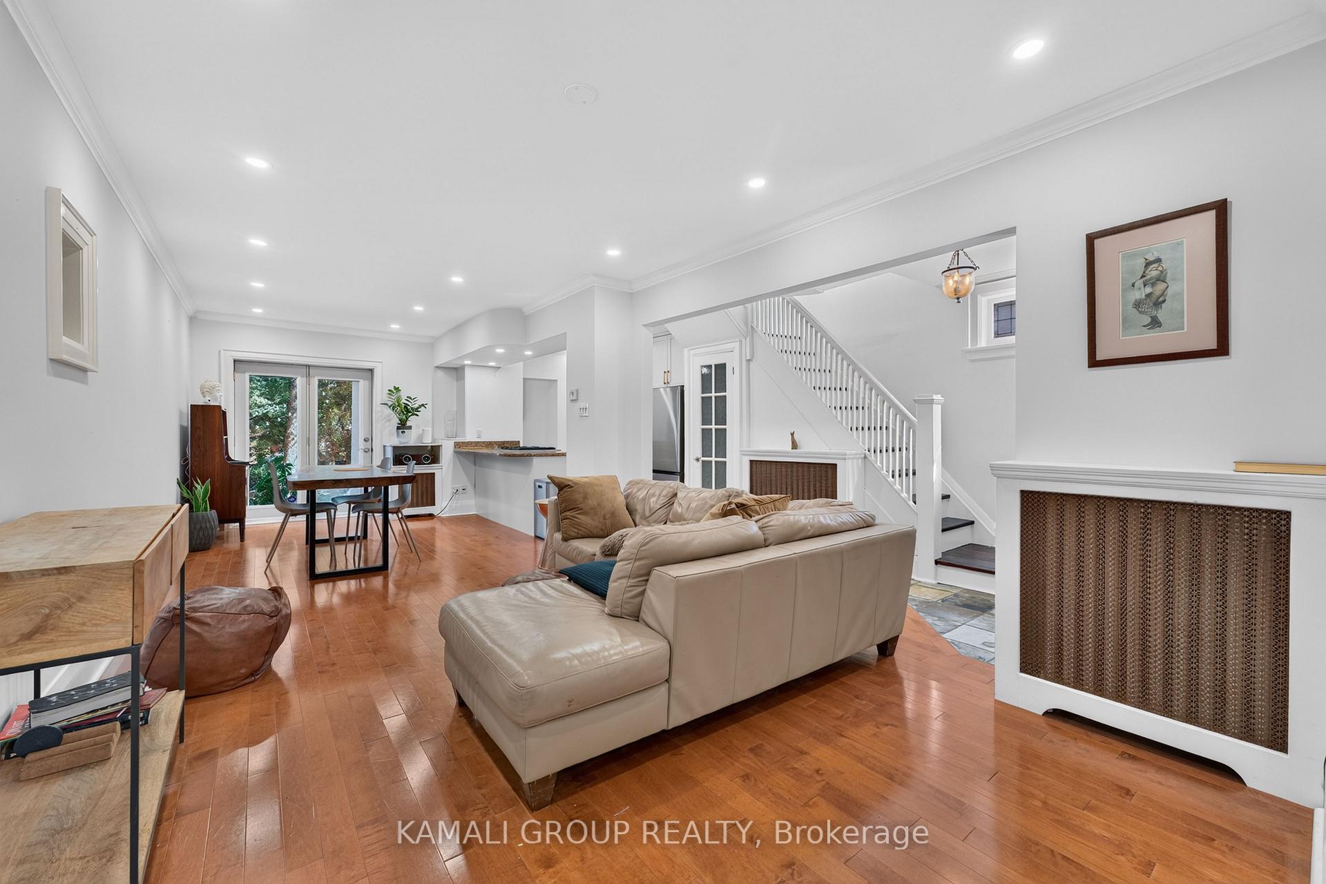 Photo 8 of 19 Belle Ayre Boulevard, Toronto, Mount Pleasant East — HOMEH