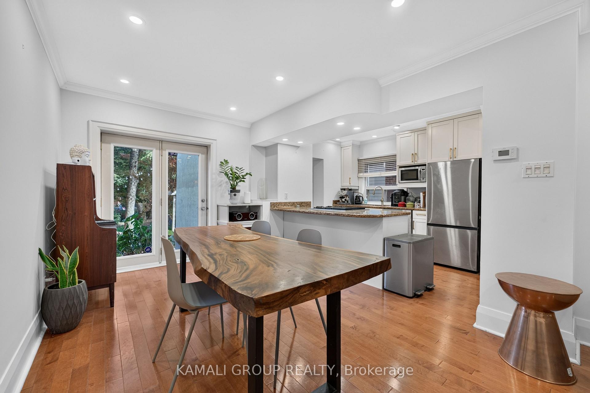 Photo 9 of 19 Belle Ayre Boulevard, Toronto, Mount Pleasant East — HOMEH