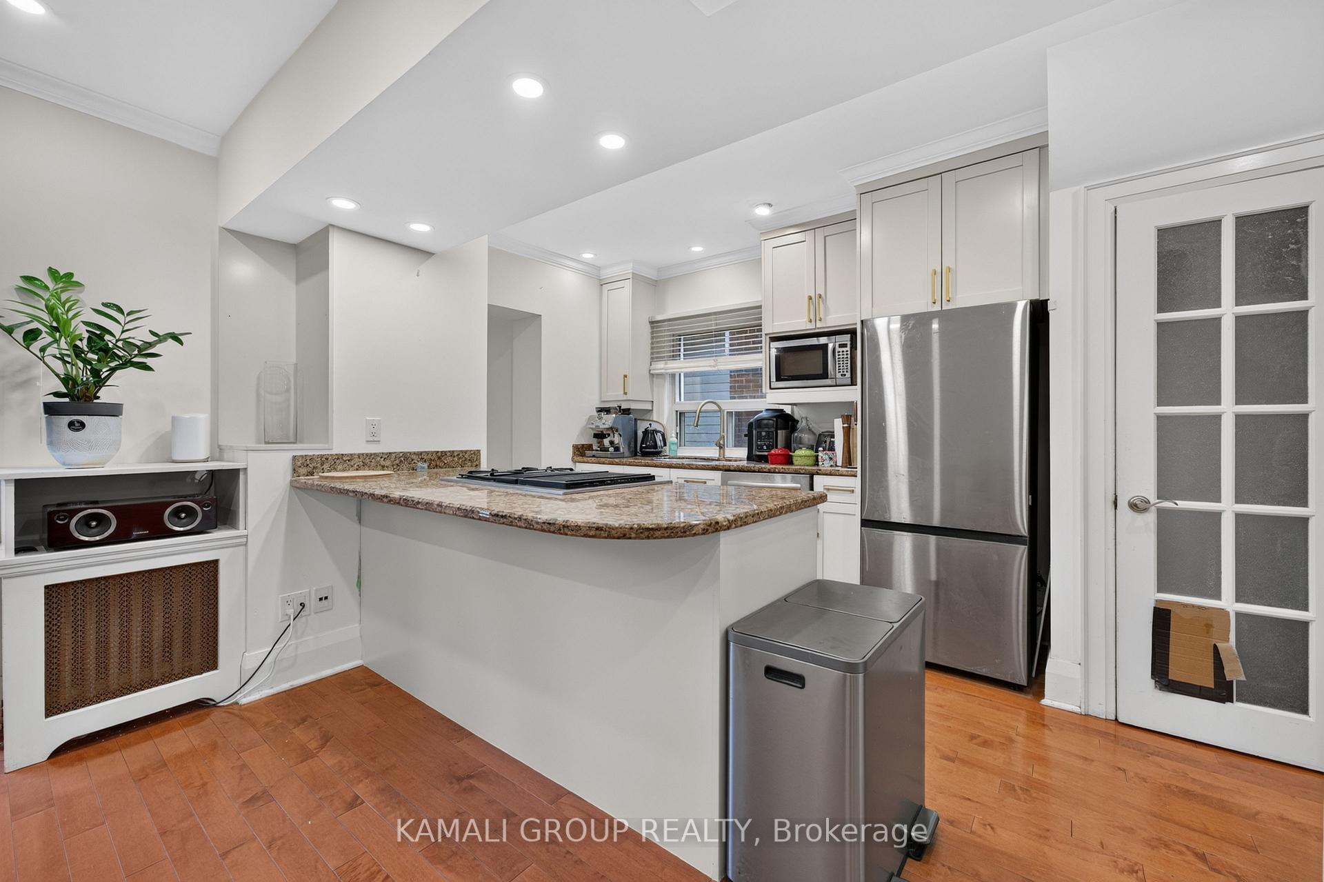 Photo 11 of 19 Belle Ayre Boulevard, Toronto, Mount Pleasant East — HOMEH