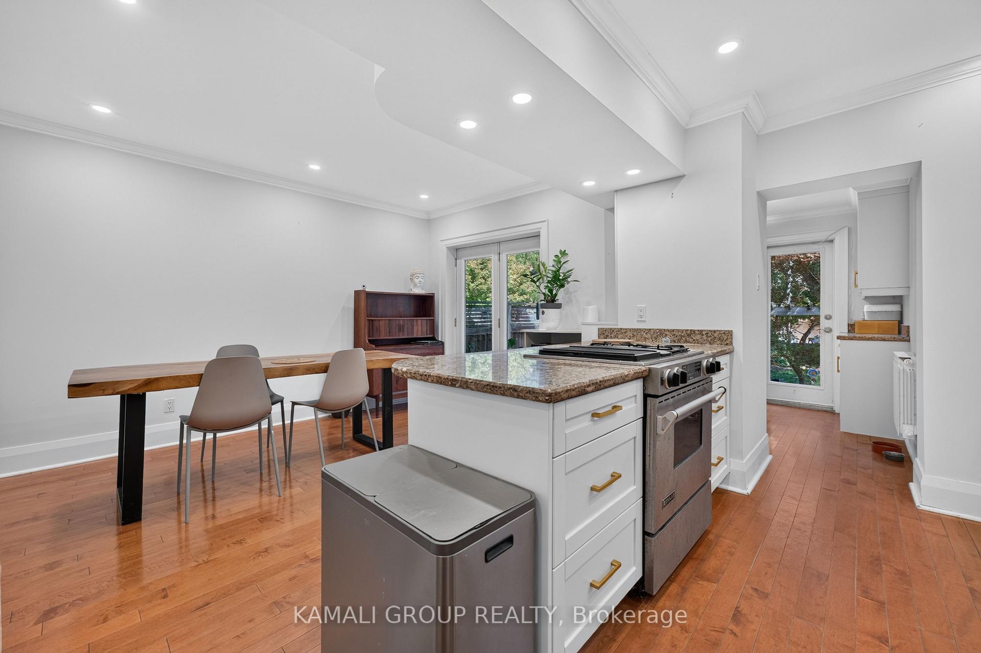 Photo 14 of 19 Belle Ayre Boulevard, Toronto, Mount Pleasant East — HOMEH