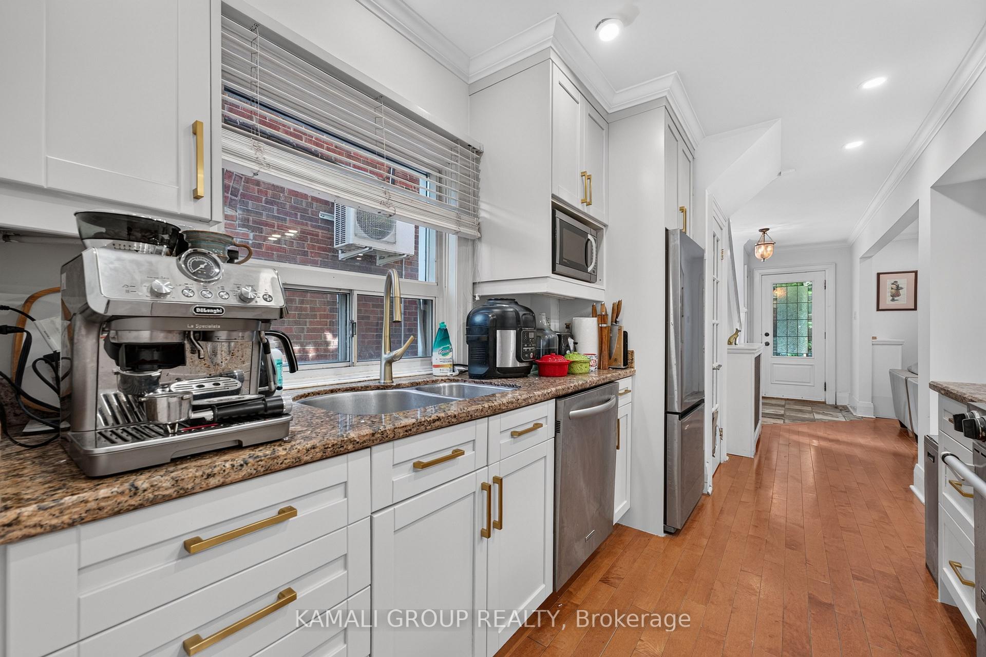 Photo 16 of 19 Belle Ayre Boulevard, Toronto, Mount Pleasant East — HOMEH