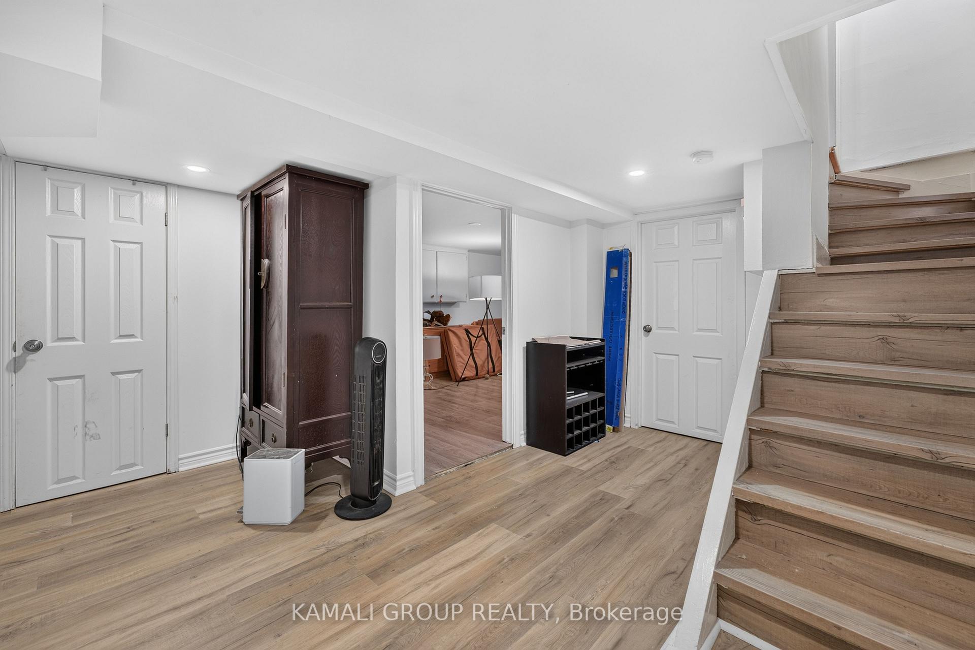 Photo 25 of 19 Belle Ayre Boulevard, Toronto, Mount Pleasant East — HOMEH