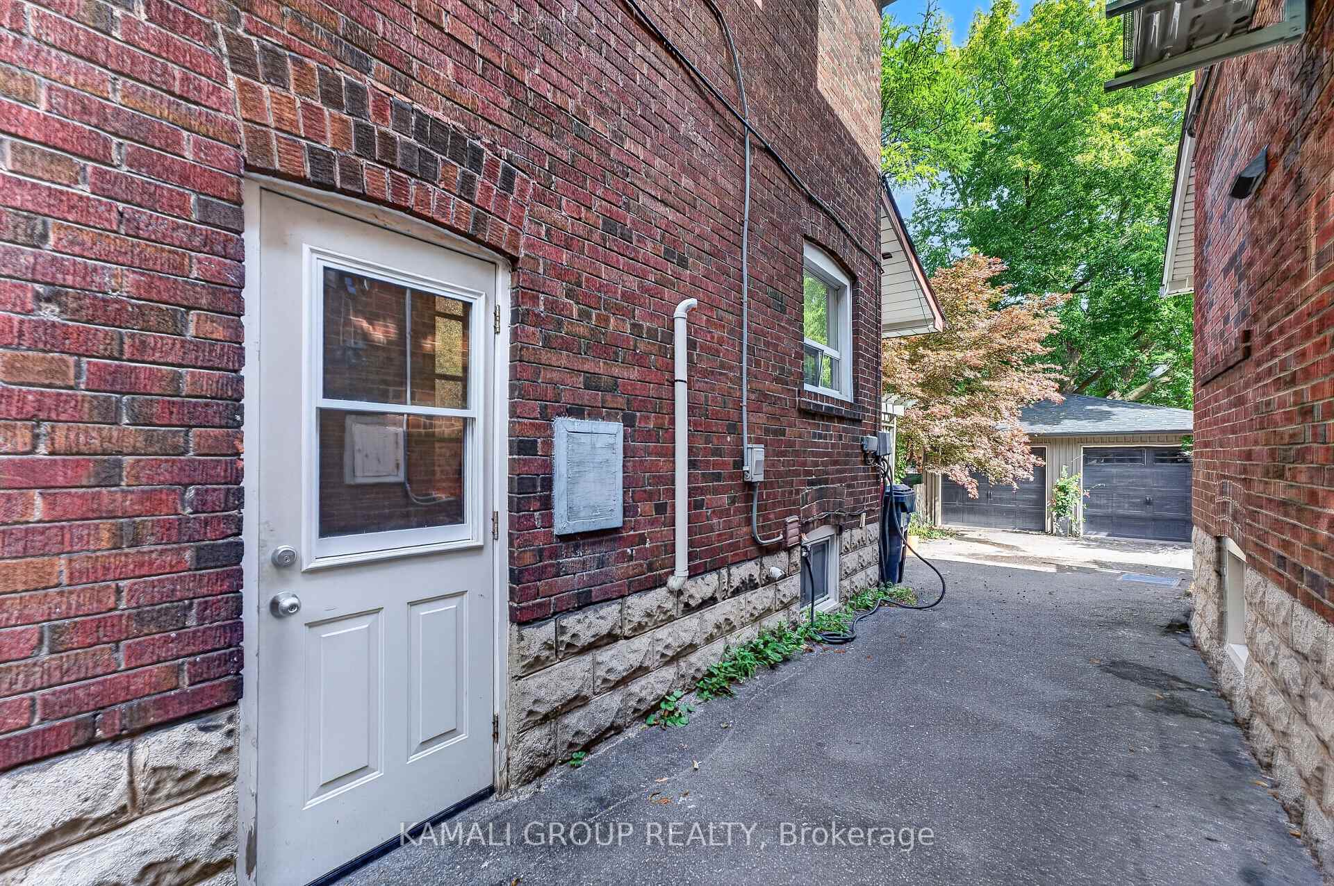 Photo 26 of 19 Belle Ayre Boulevard, Toronto, Mount Pleasant East — HOMEH