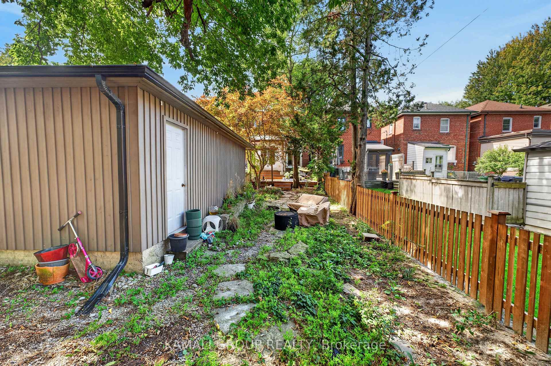 Photo 32 of 19 Belle Ayre Boulevard, Toronto, Mount Pleasant East — HOMEH