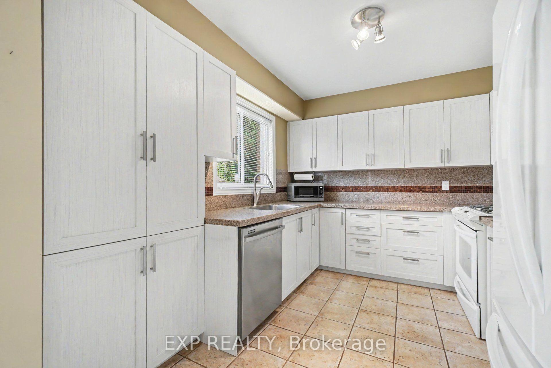 Photo 10 of 3033 Sable Ridge Drive, Ottawa, Upper Hunt Club — HOMEH