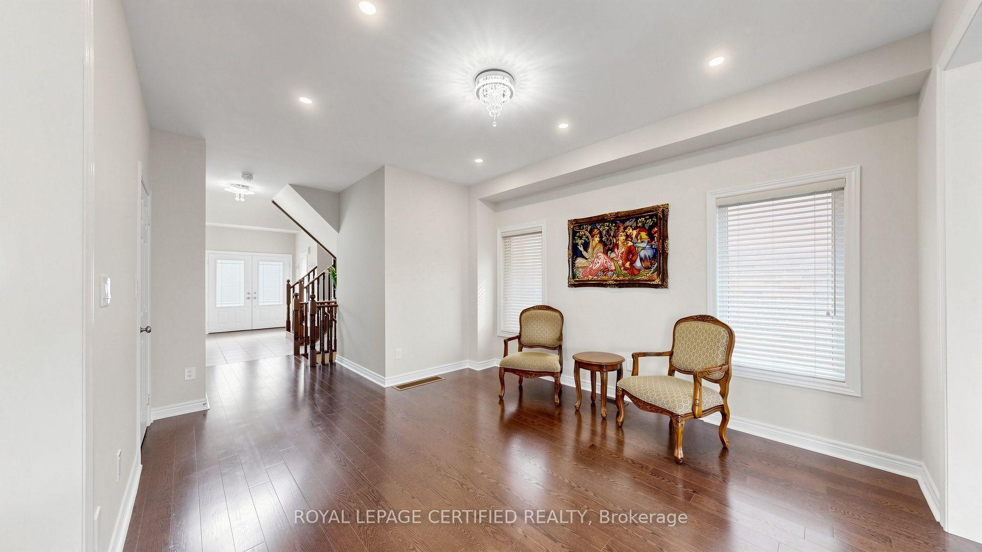 Photo 6 of 153 Romanelli Crescent, Bradford West Gwillimbury, Bradford — HOMEH