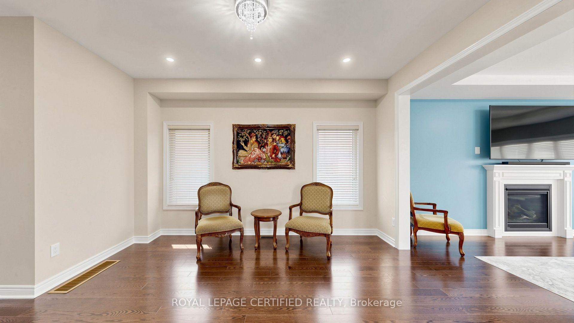 Photo 8 of 153 Romanelli Crescent, Bradford West Gwillimbury, Bradford — HOMEH