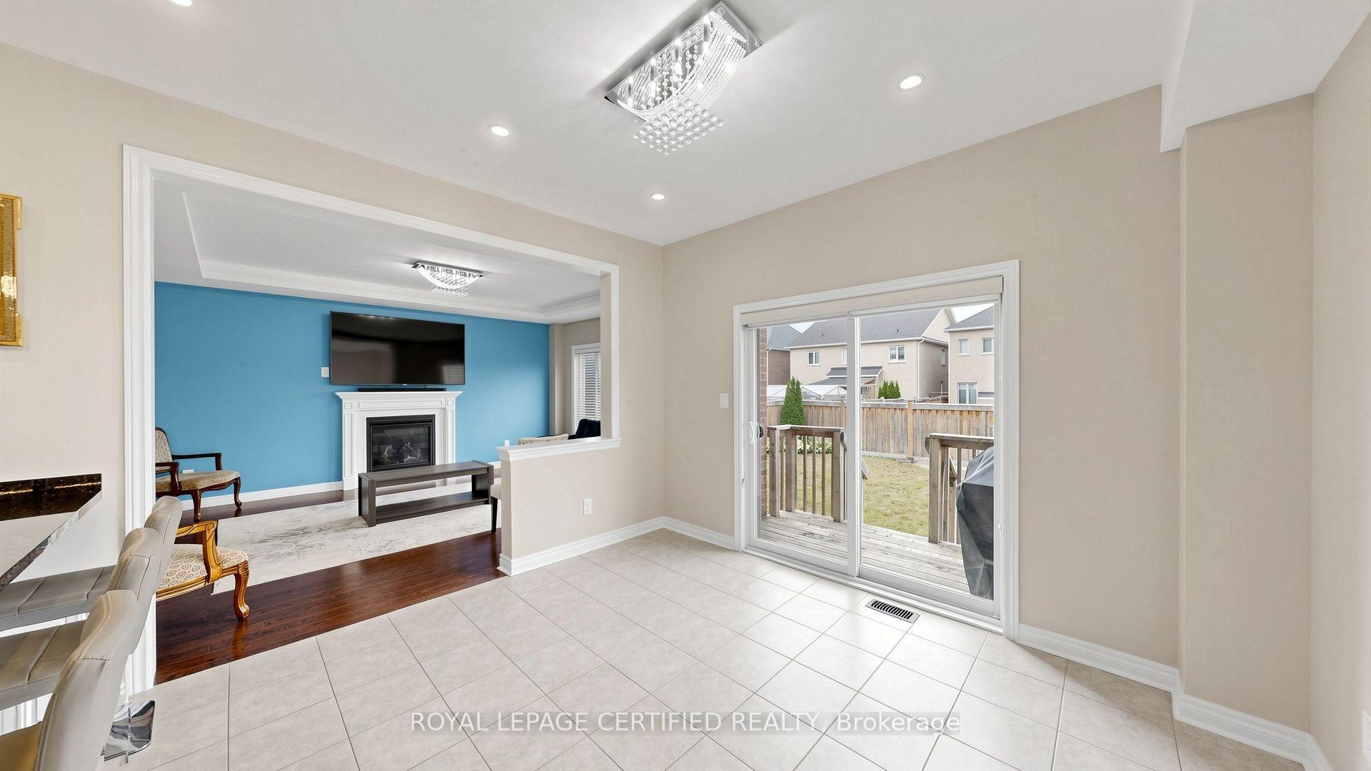 Photo 21 of 153 Romanelli Crescent, Bradford West Gwillimbury, Bradford — HOMEH