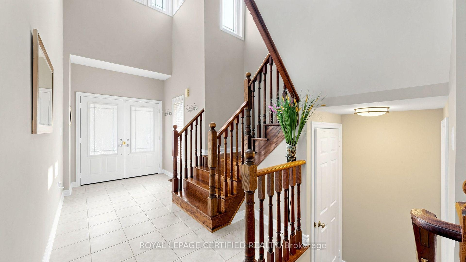 Photo 23 of 153 Romanelli Crescent, Bradford West Gwillimbury, Bradford — HOMEH