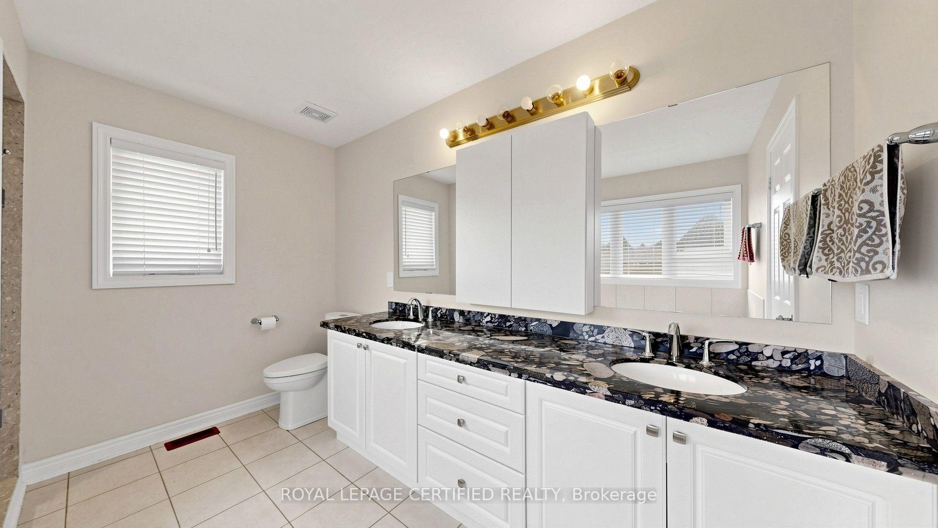 Photo 27 of 153 Romanelli Crescent, Bradford West Gwillimbury, Bradford — HOMEH