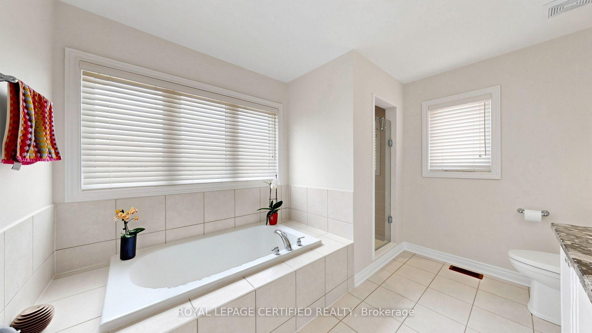 Photo 29 of 153 Romanelli Crescent, Bradford West Gwillimbury, Bradford — HOMEH