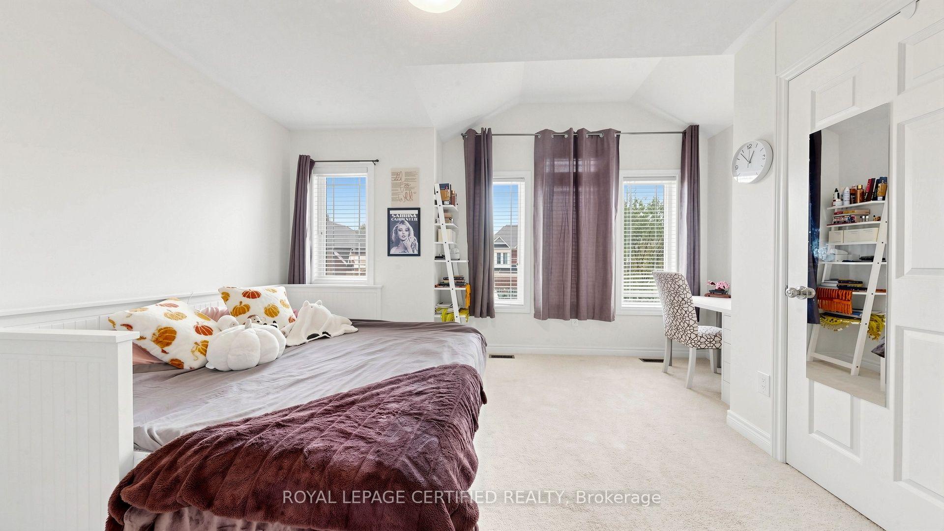 Photo 32 of 153 Romanelli Crescent, Bradford West Gwillimbury, Bradford — HOMEH