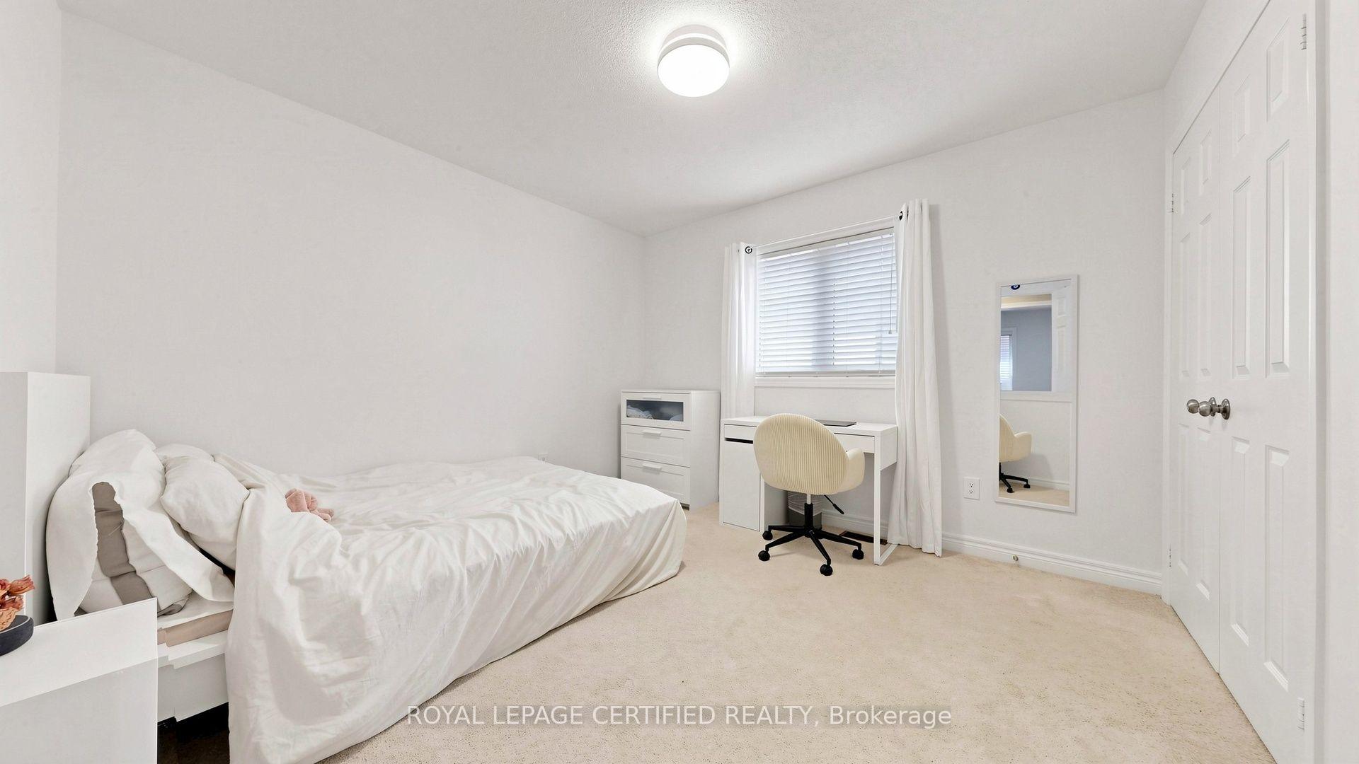 Photo 35 of 153 Romanelli Crescent, Bradford West Gwillimbury, Bradford — HOMEH
