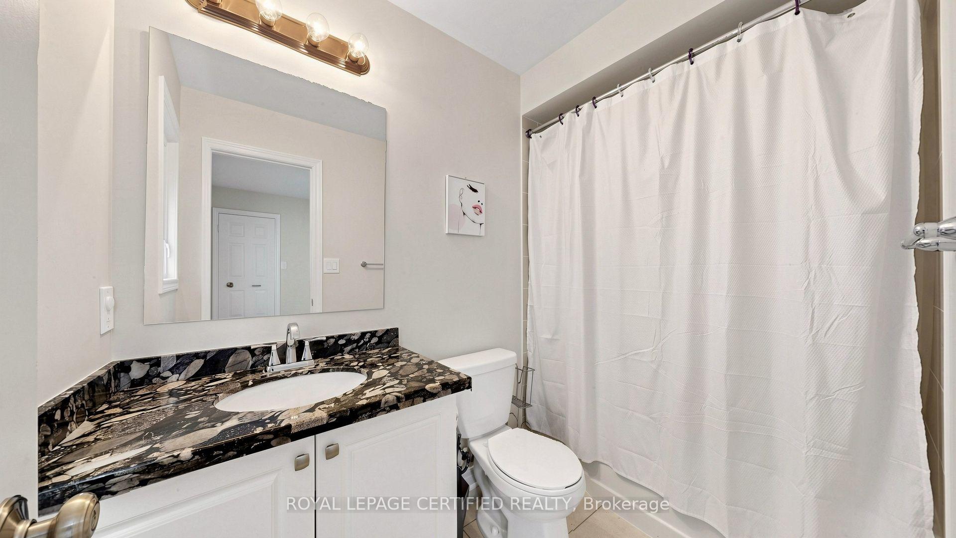 Photo 37 of 153 Romanelli Crescent, Bradford West Gwillimbury, Bradford — HOMEH