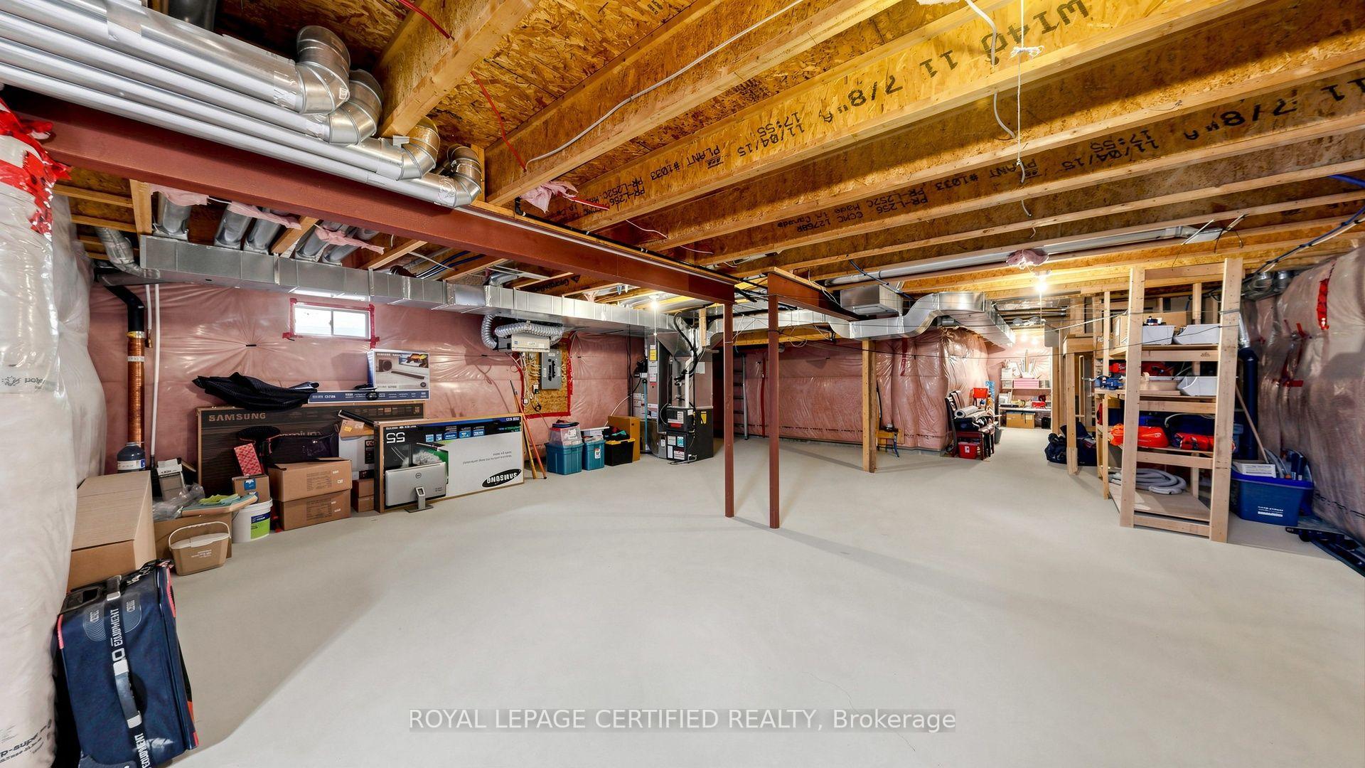 Photo 47 of 153 Romanelli Crescent, Bradford West Gwillimbury, Bradford — HOMEH