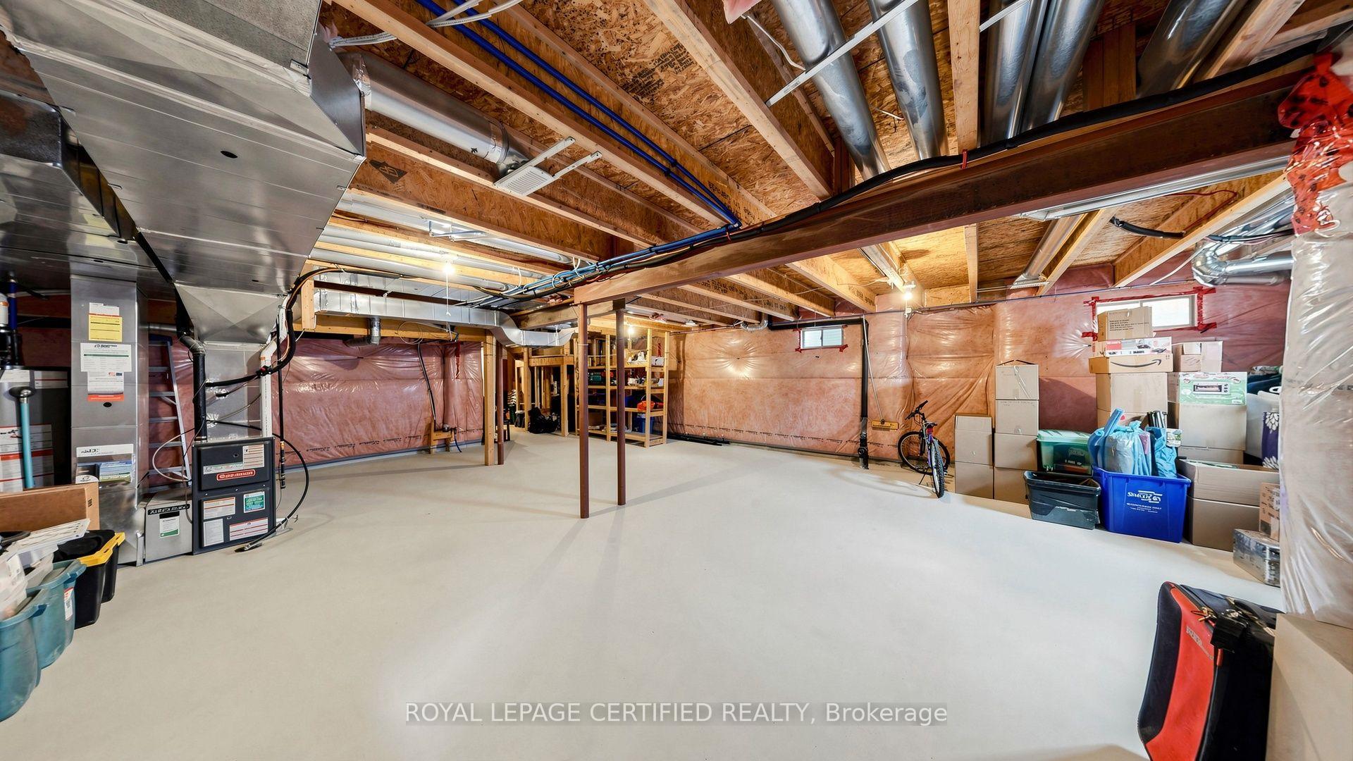 Photo 48 of 153 Romanelli Crescent, Bradford West Gwillimbury, Bradford — HOMEH