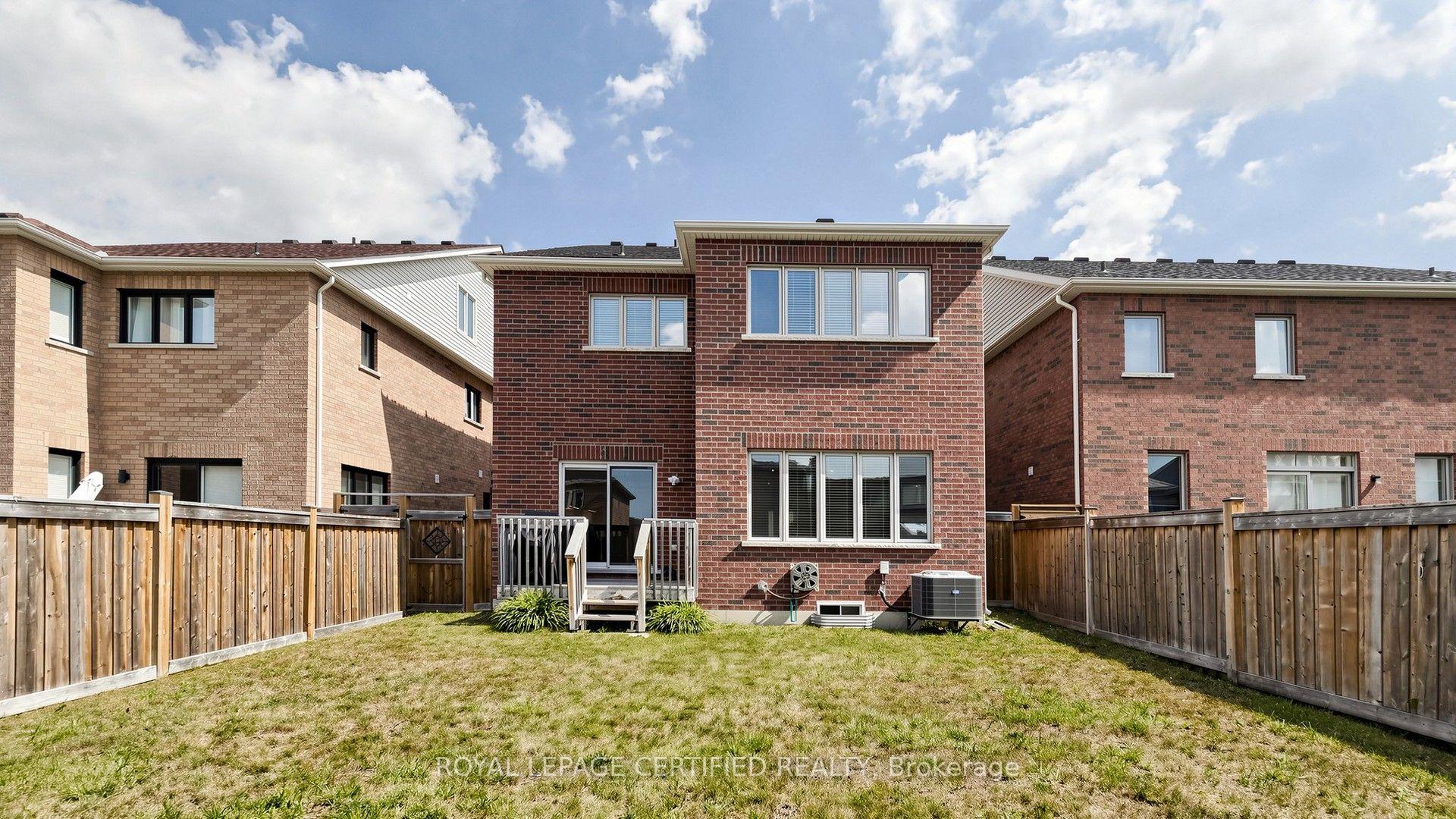 Photo 49 of 153 Romanelli Crescent, Bradford West Gwillimbury, Bradford — HOMEH