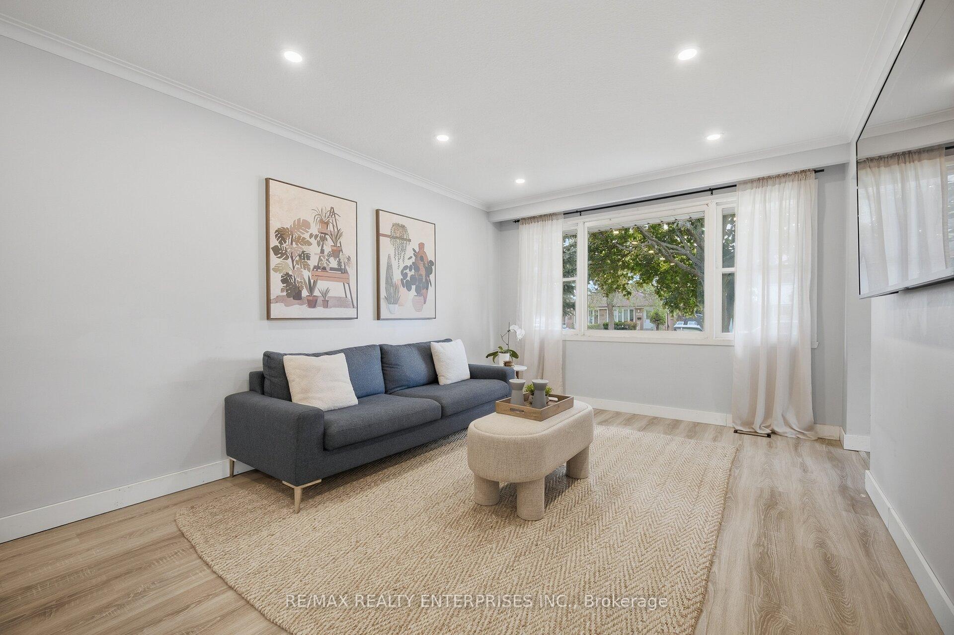 Photo 7 of 1310 Redbank Crescent, Oakville, College Park — HOMEH