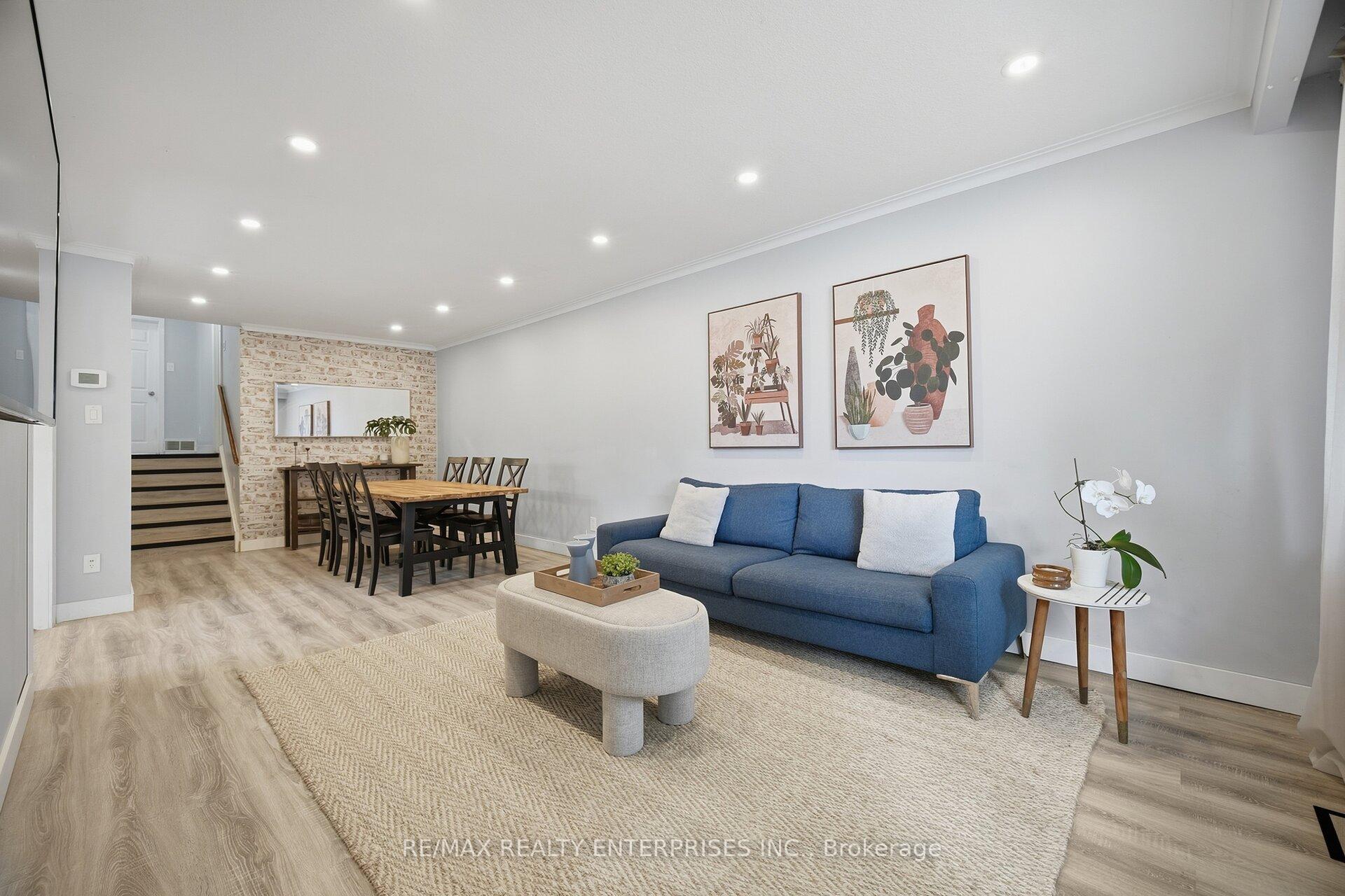 Photo 9 of 1310 Redbank Crescent, Oakville, College Park — HOMEH