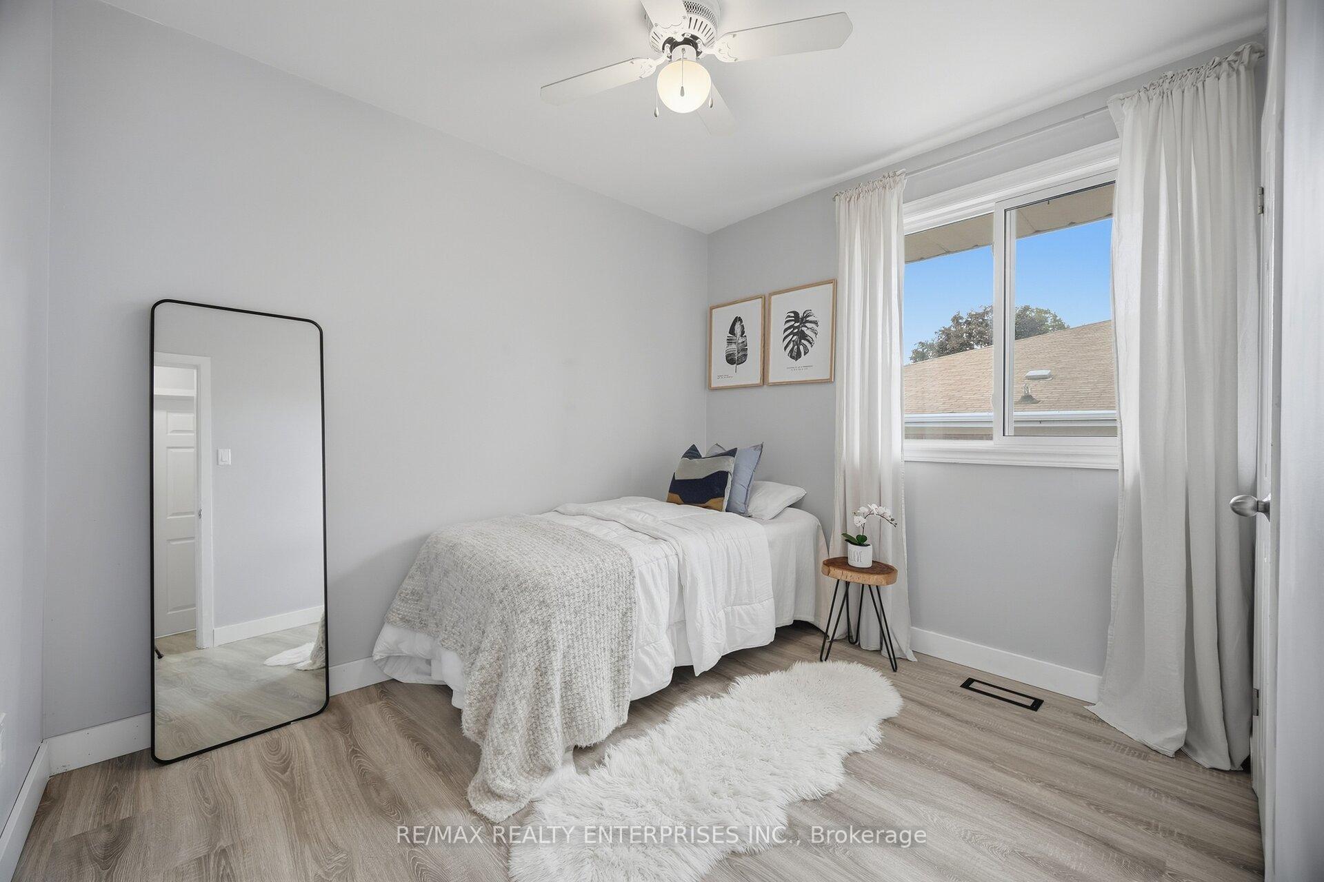 Photo 14 of 1310 Redbank Crescent, Oakville, College Park — HOMEH