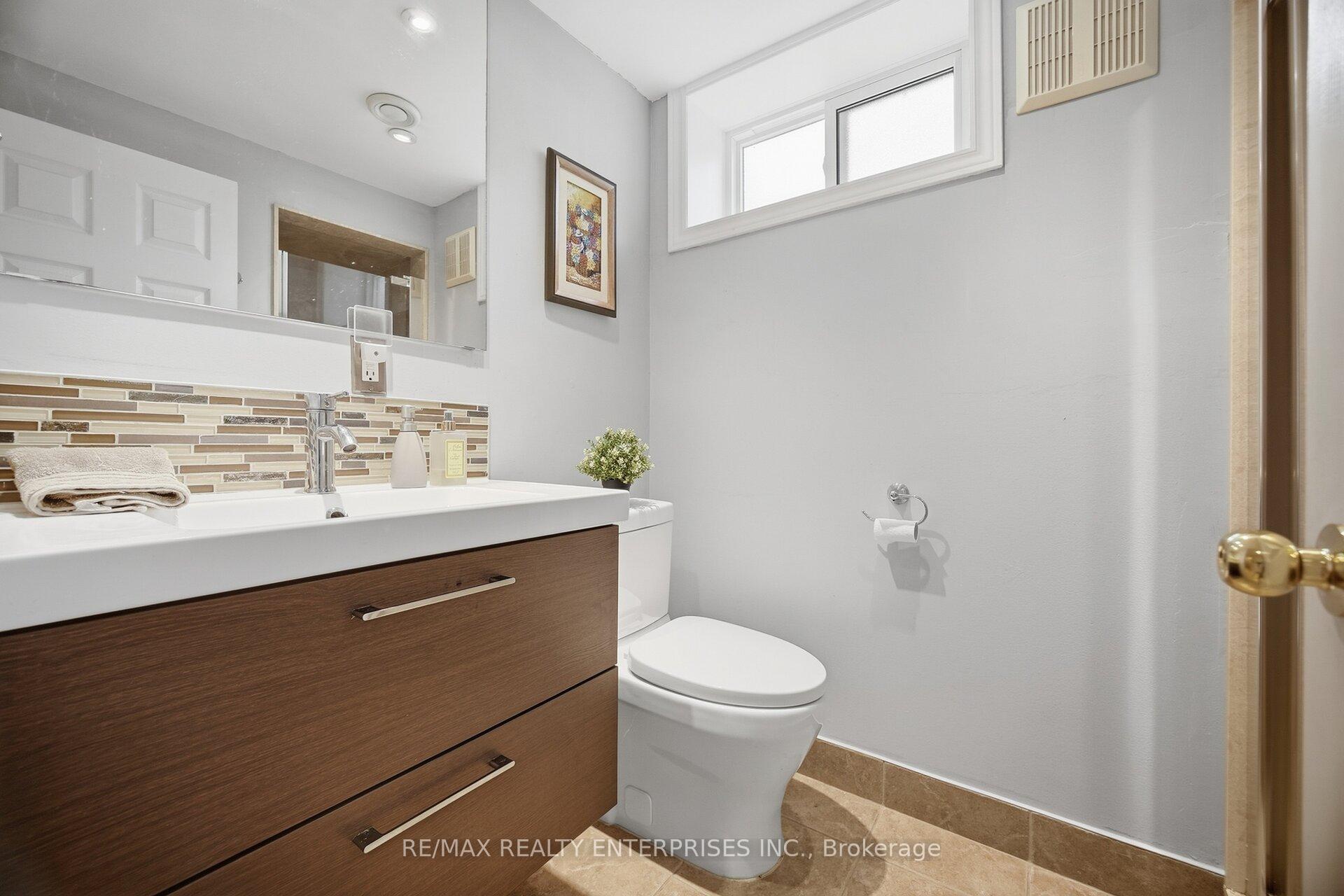 Photo 18 of 1310 Redbank Crescent, Oakville, College Park — HOMEH
