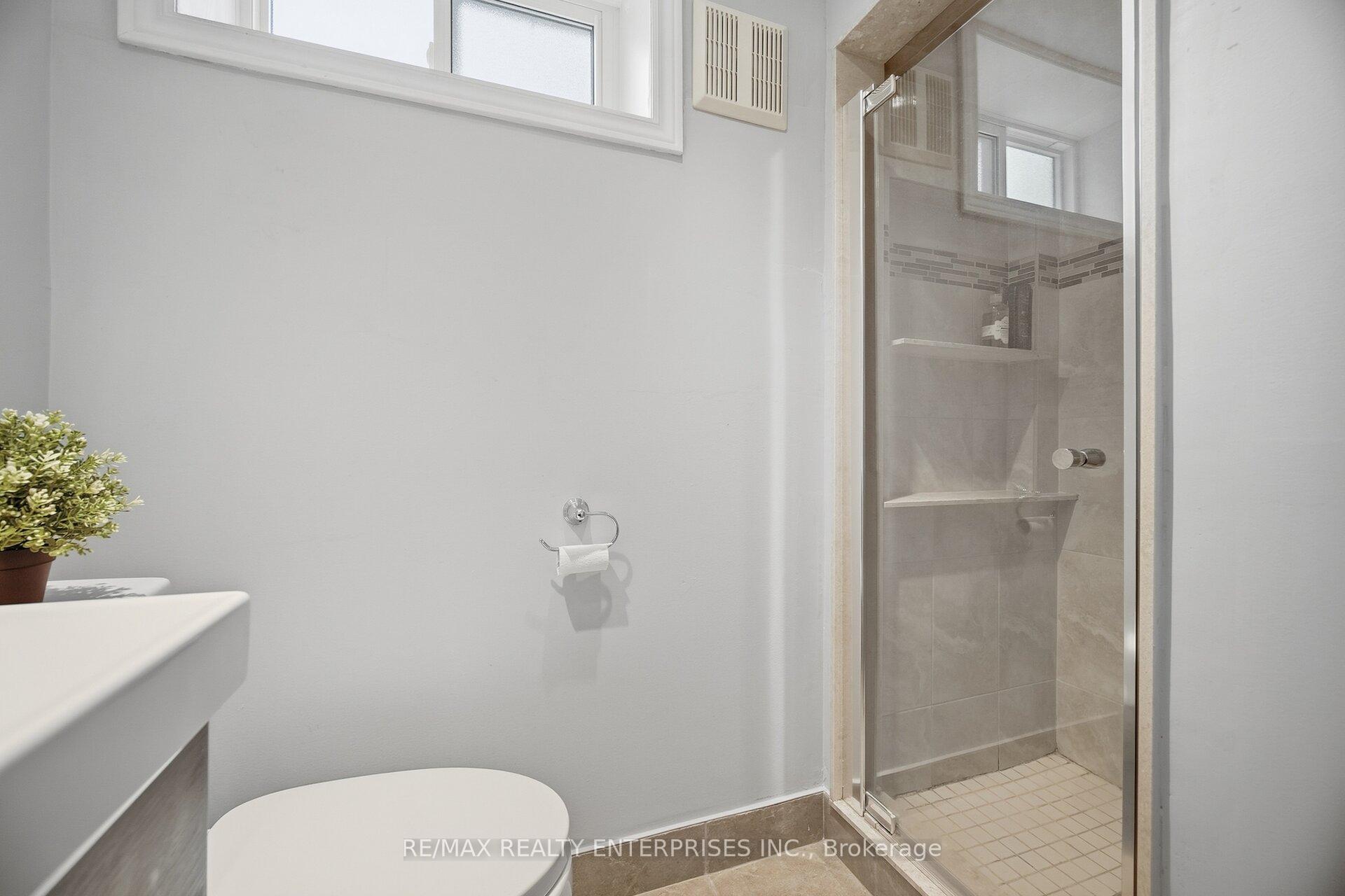 Photo 19 of 1310 Redbank Crescent, Oakville, College Park — HOMEH