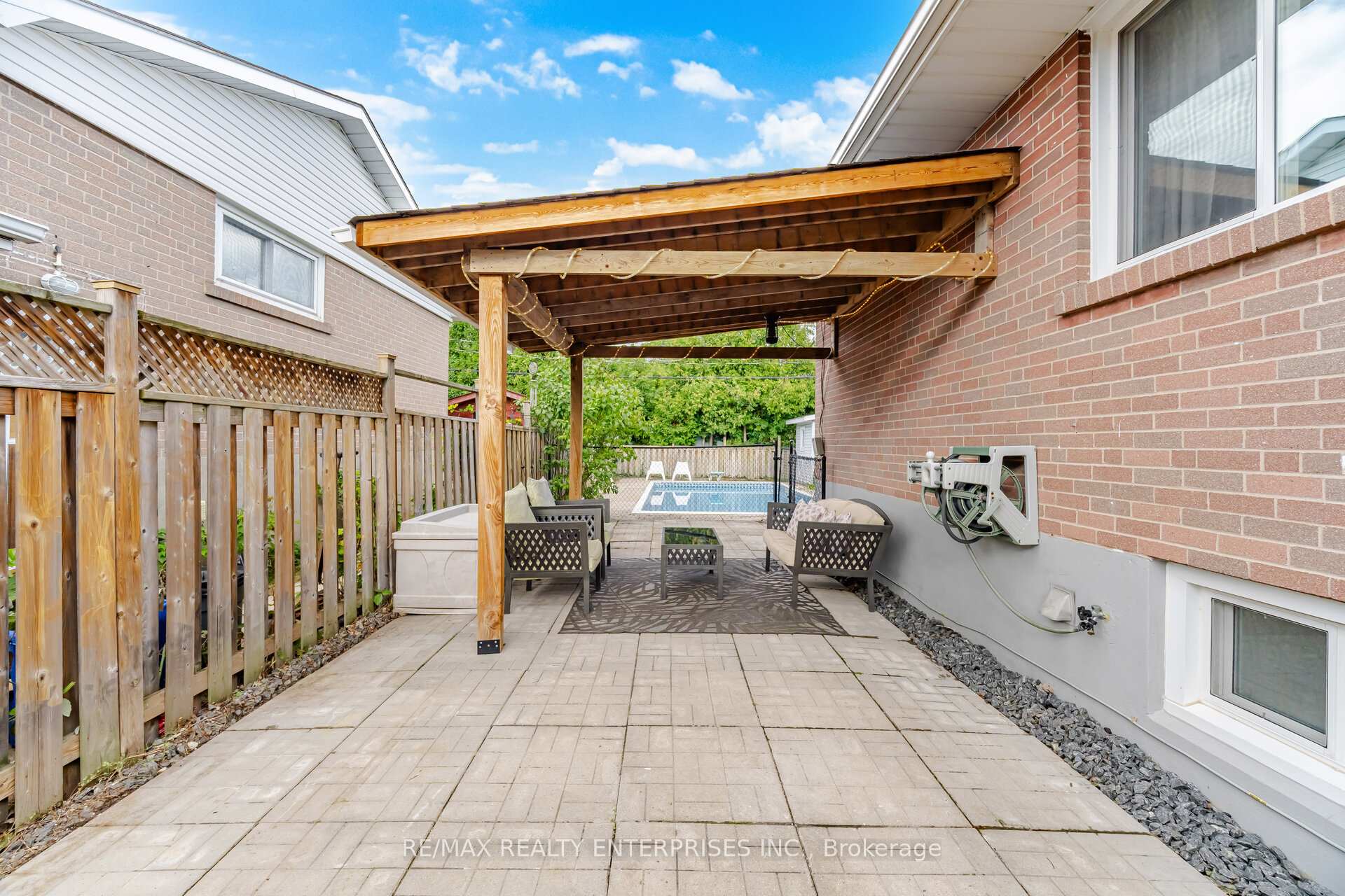 Photo 23 of 1310 Redbank Crescent, Oakville, College Park — HOMEH