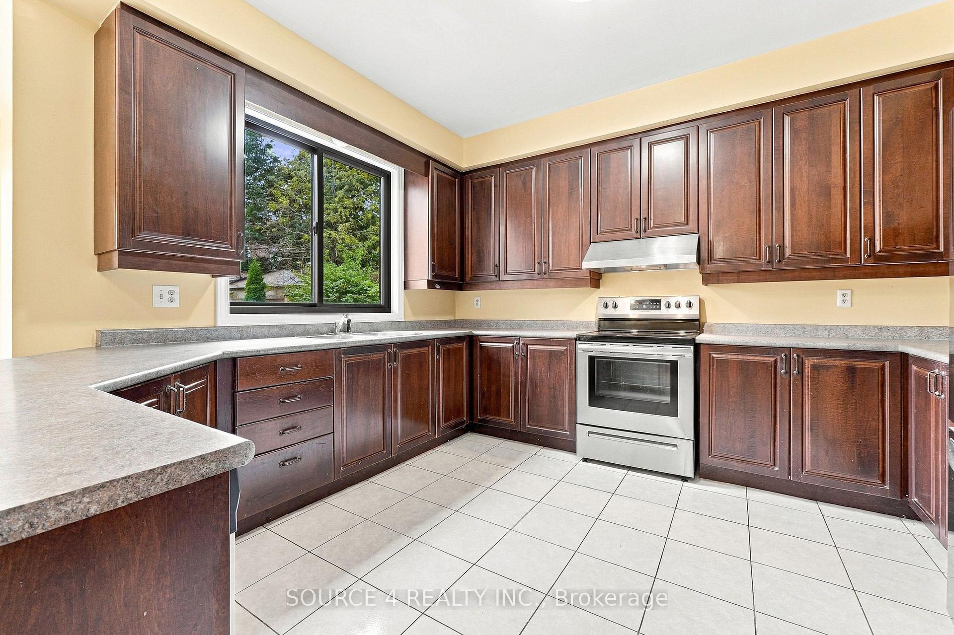 Photo 11 of 1805 Glenvista Drive, Oakville, Wedgewood Creek — HOMEH