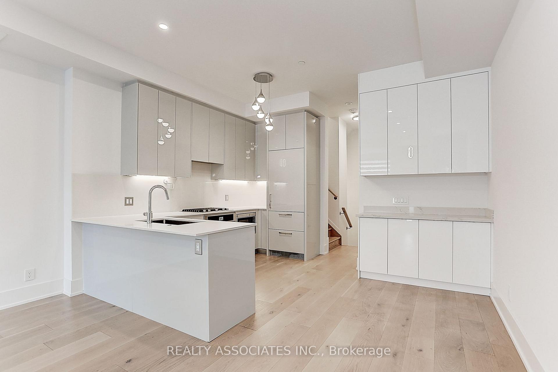 Photo 7 of Unit TH3, 270 Davenport Road, Toronto, The Annex — HOMEH