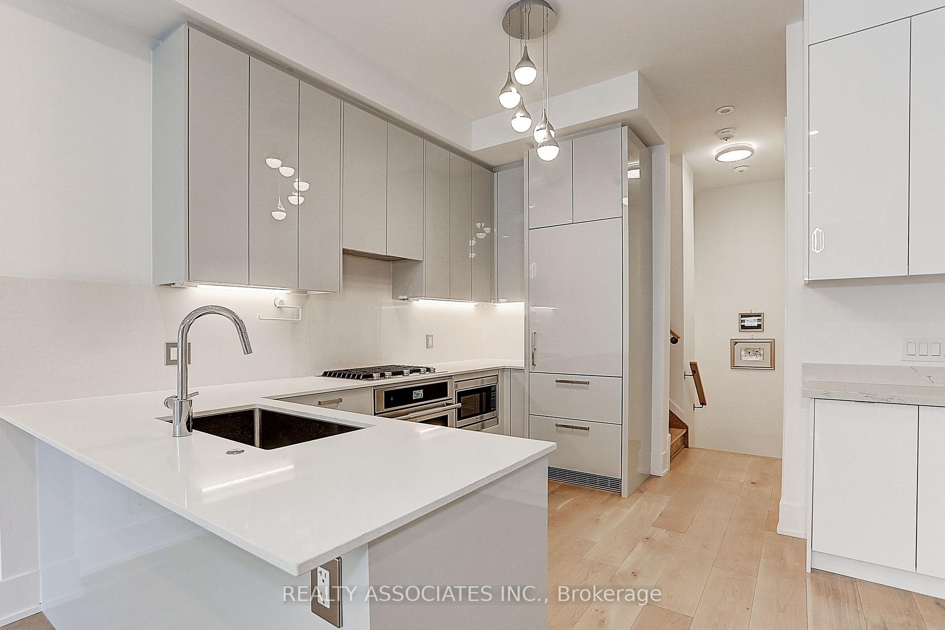 Photo 10 of Unit TH3, 270 Davenport Road, Toronto, The Annex — HOMEH