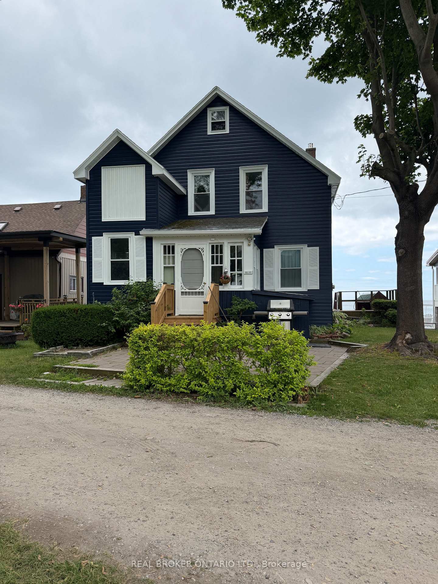 Photo of 11611 Beach Road W