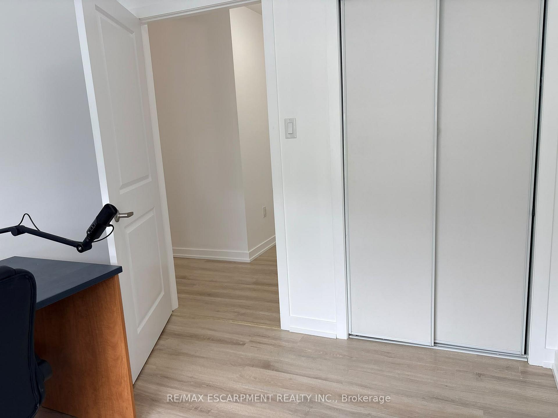 Photo 3 of Unit 231, 101 Shoreview Place, Hamilton, Lakeshore — HOMEH