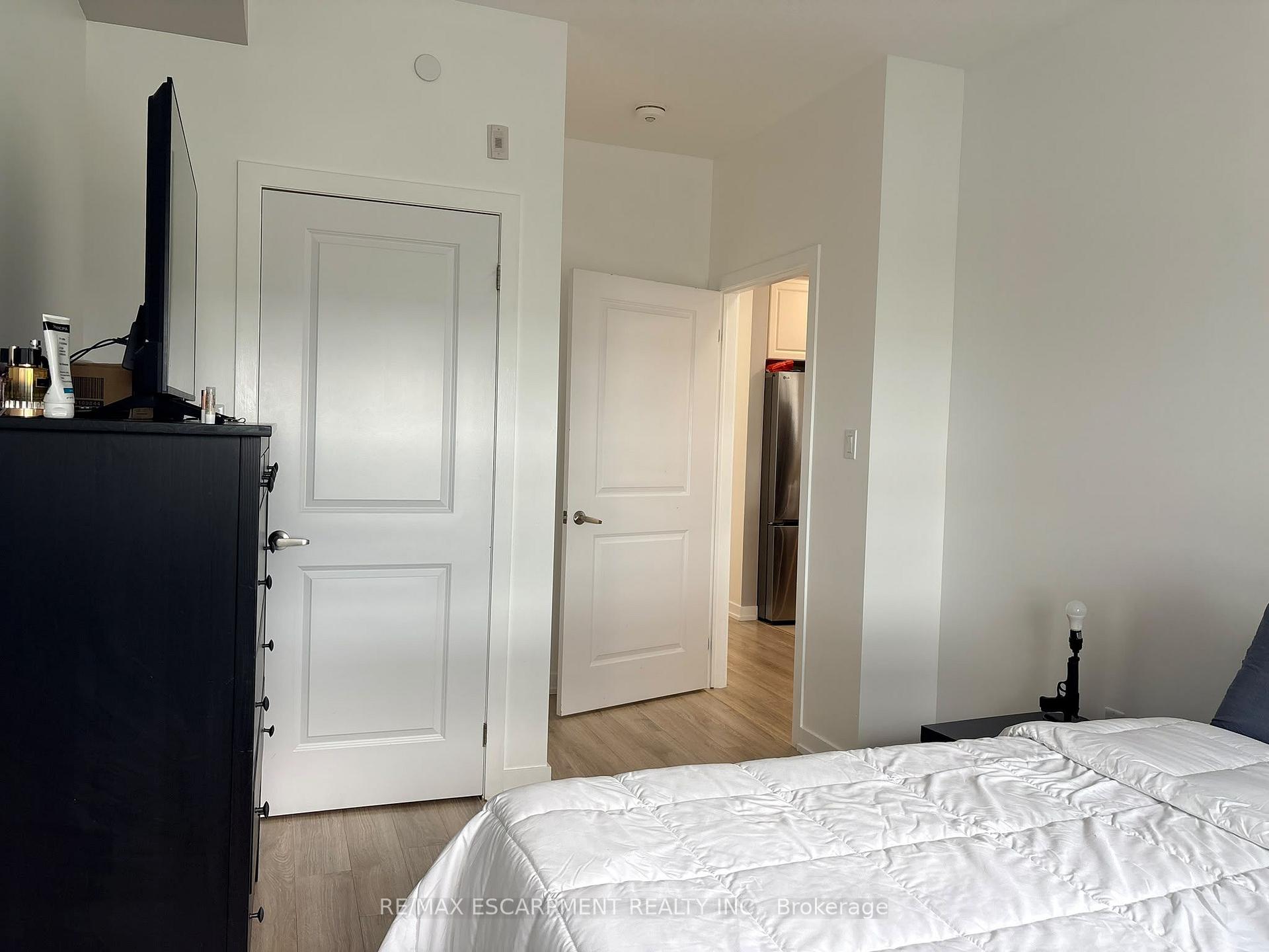 Photo 6 of Unit 231, 101 Shoreview Place, Hamilton, Lakeshore — HOMEH