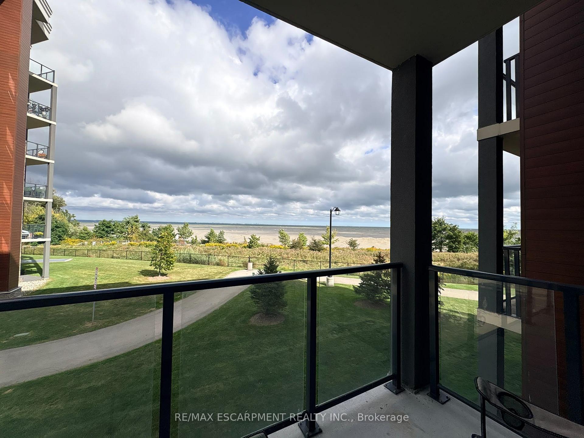 Photo 10 of Unit 231, 101 Shoreview Place, Hamilton, Lakeshore — HOMEH