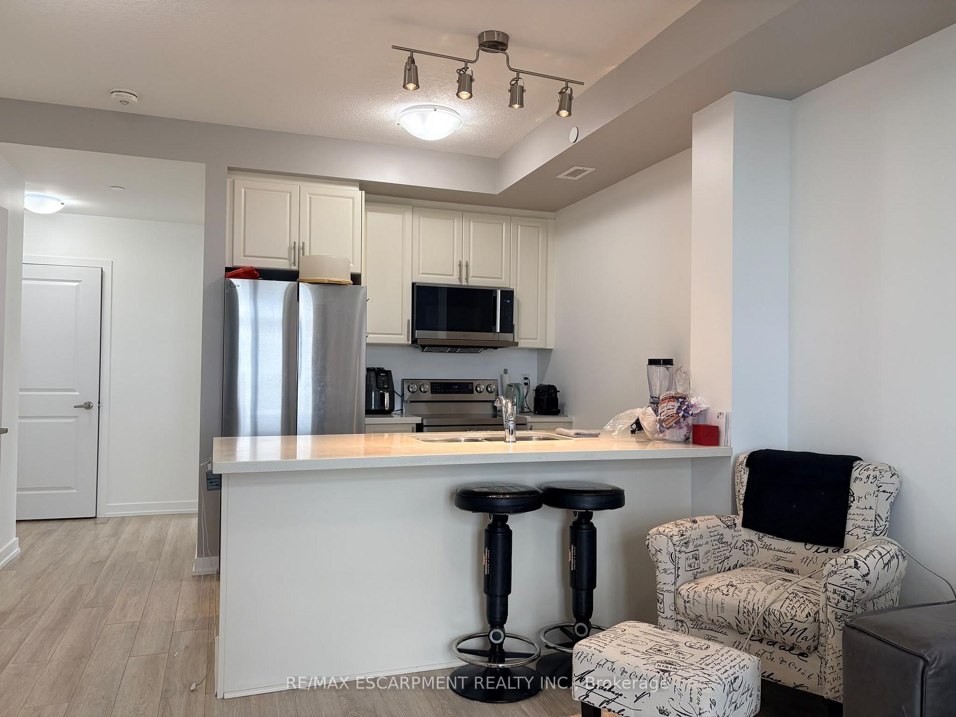 Photo 13 of Unit 231, 101 Shoreview Place, Hamilton, Lakeshore — HOMEH