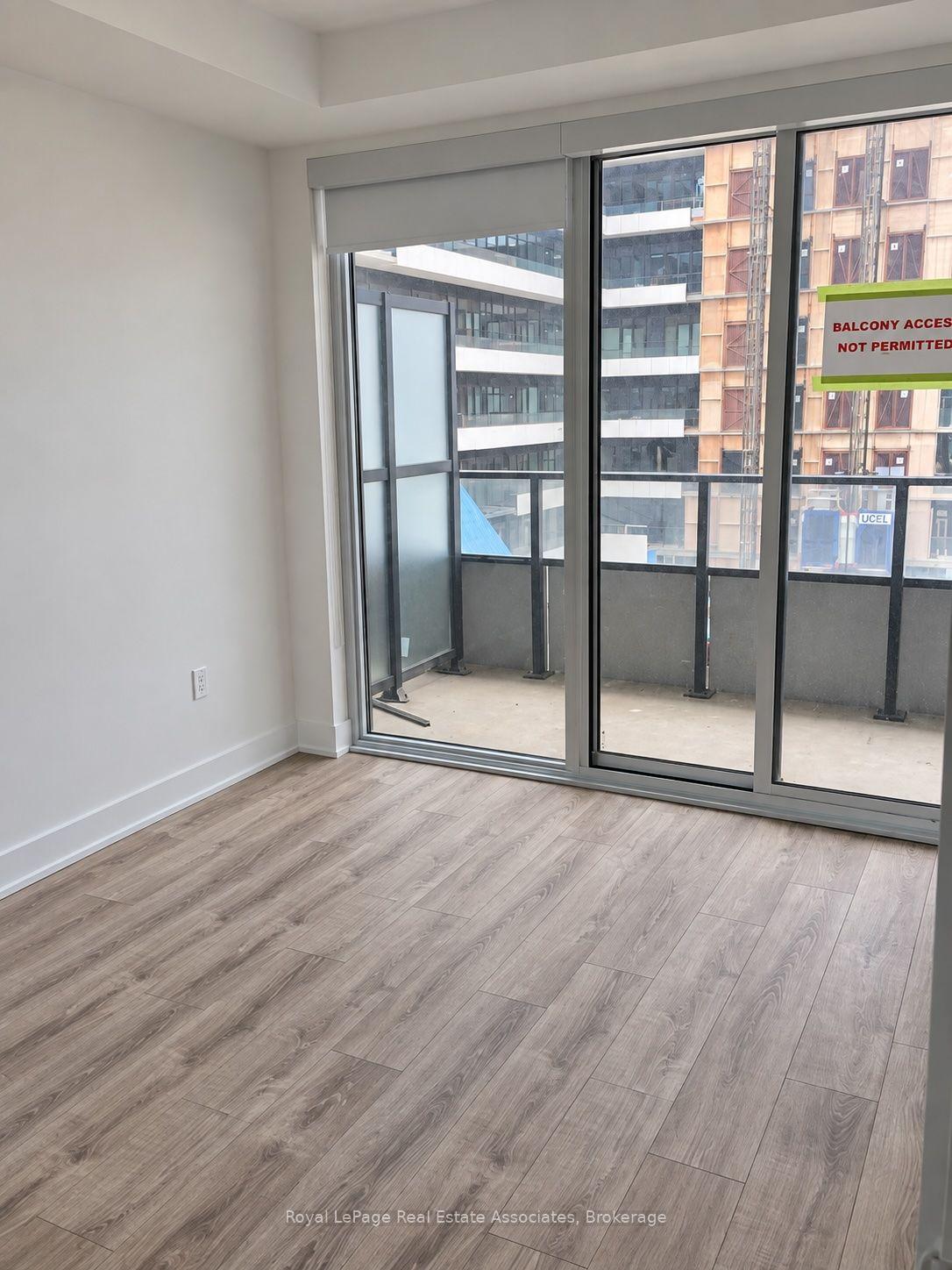 Photo 5 of Unit 403, 20 Shore Breeze Drive, Etobicoke, Mimico — HOMEH