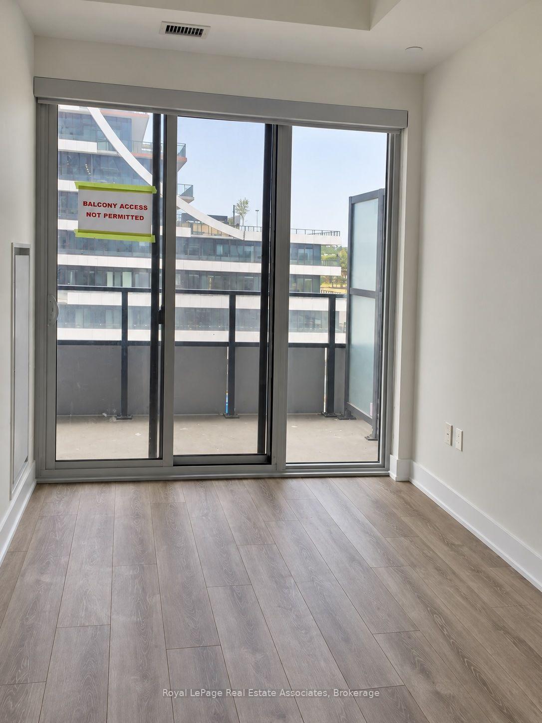 Photo 6 of Unit 403, 20 Shore Breeze Drive, Etobicoke, Mimico — HOMEH