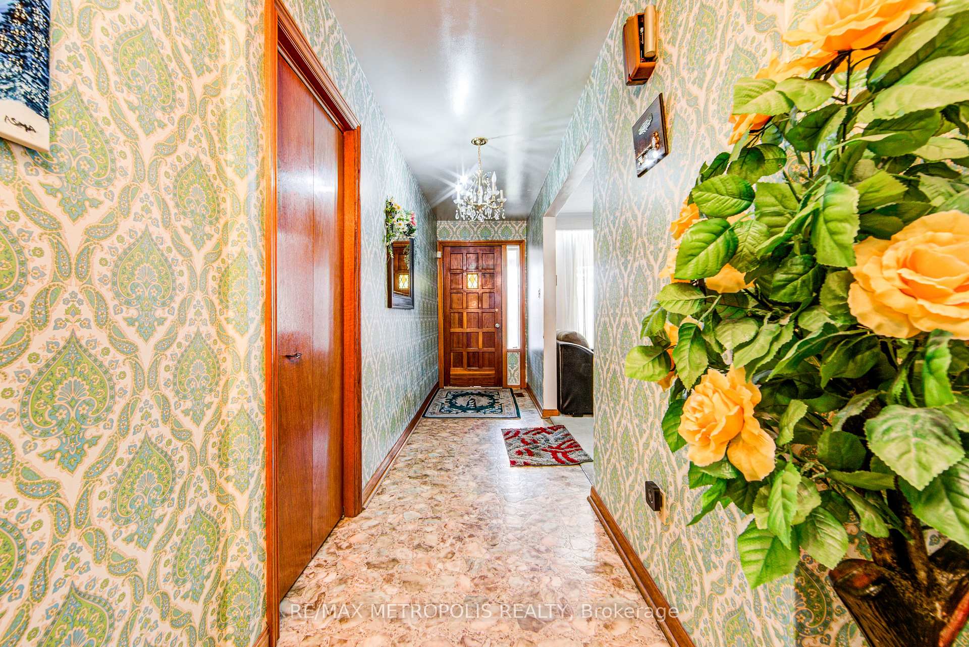 Photo 3 of 110 Stevenson Road, Etobicoke, Mount Olive-Silverstone-Jamestown — HOMEH